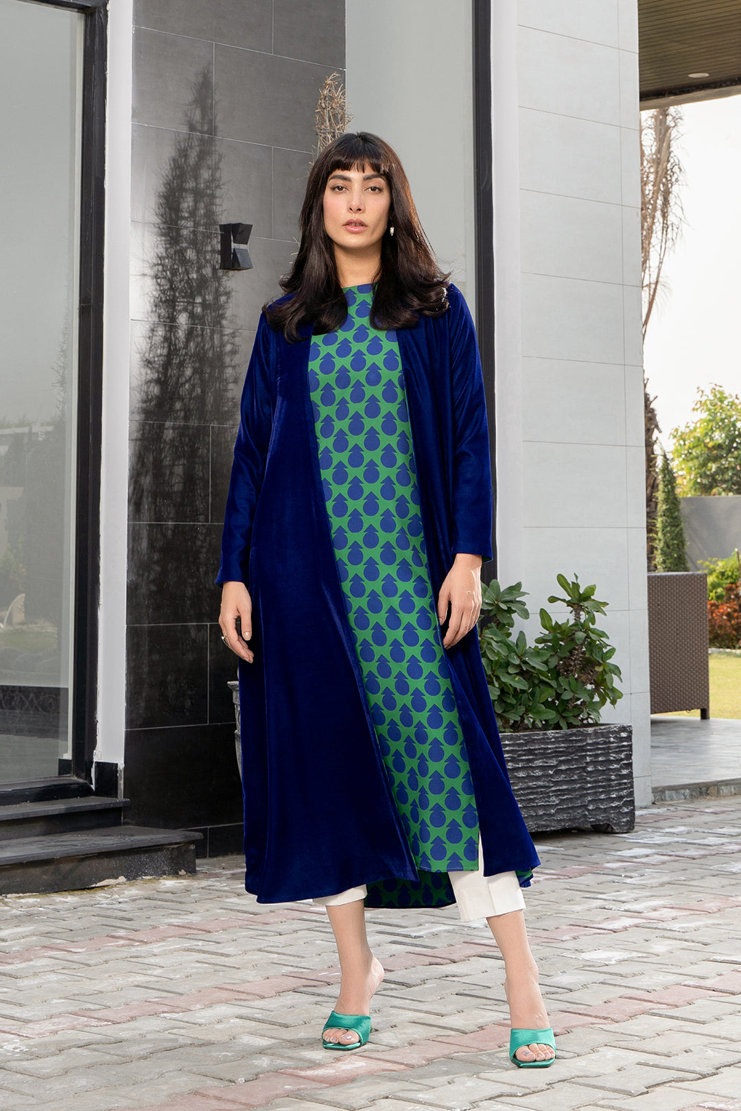 https://cdn.shopify.com/s/files/1/0611/8585/1568/products/W.FW22.108.T-1.jpg?v=1736337212