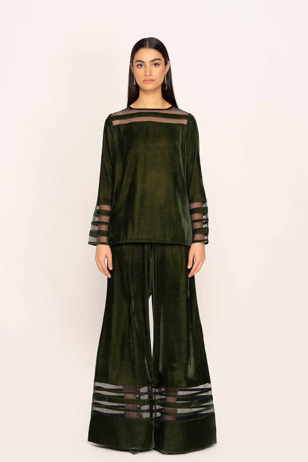 https://cdn.shopify.com/s/files/1/0611/8585/1568/products/W.FW22.109.T-1.jpg?v=1736337318