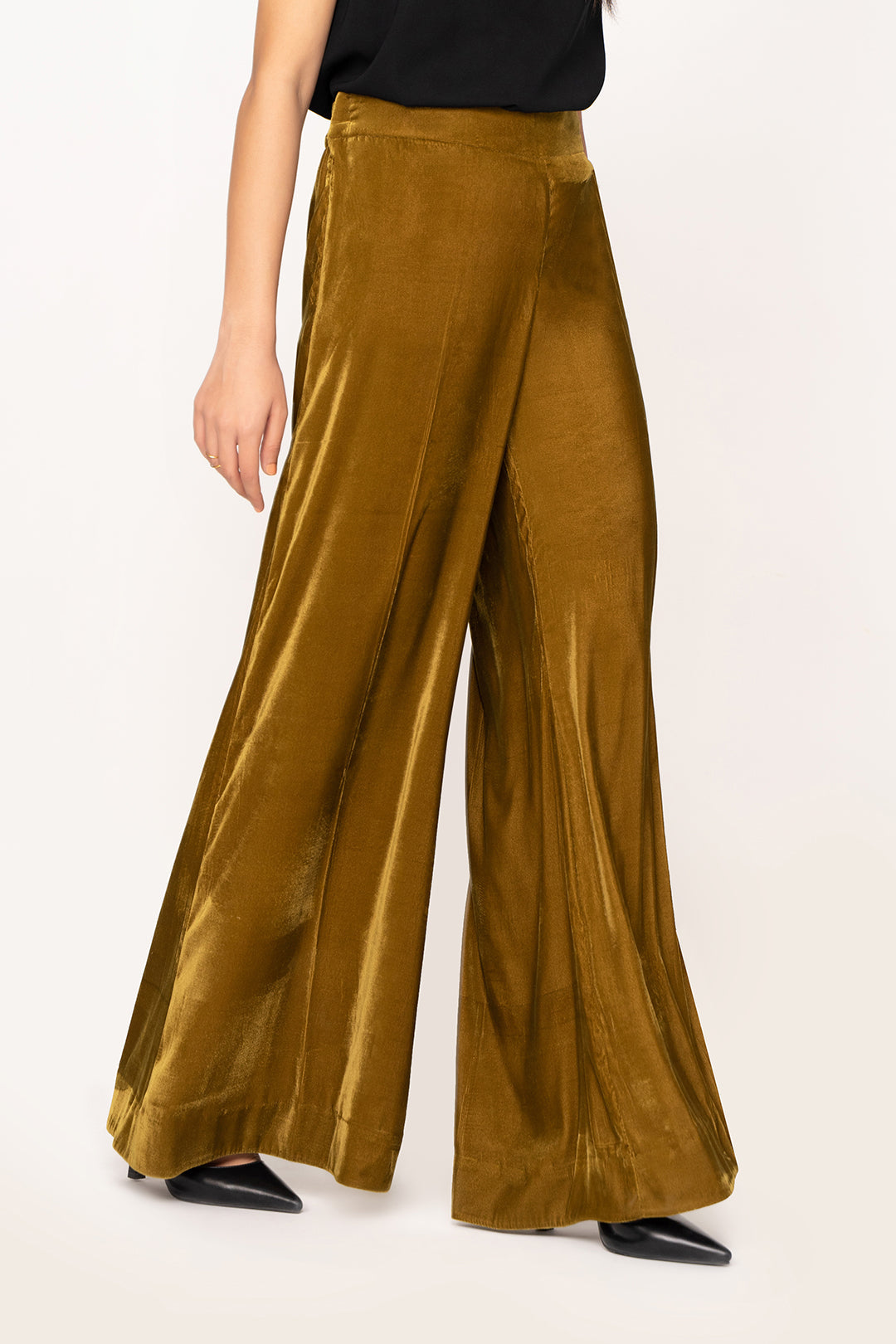 https://cdn.shopify.com/s/files/1/0611/8585/1568/products/W.FW22.111.P-1.jpg?v=1736337333