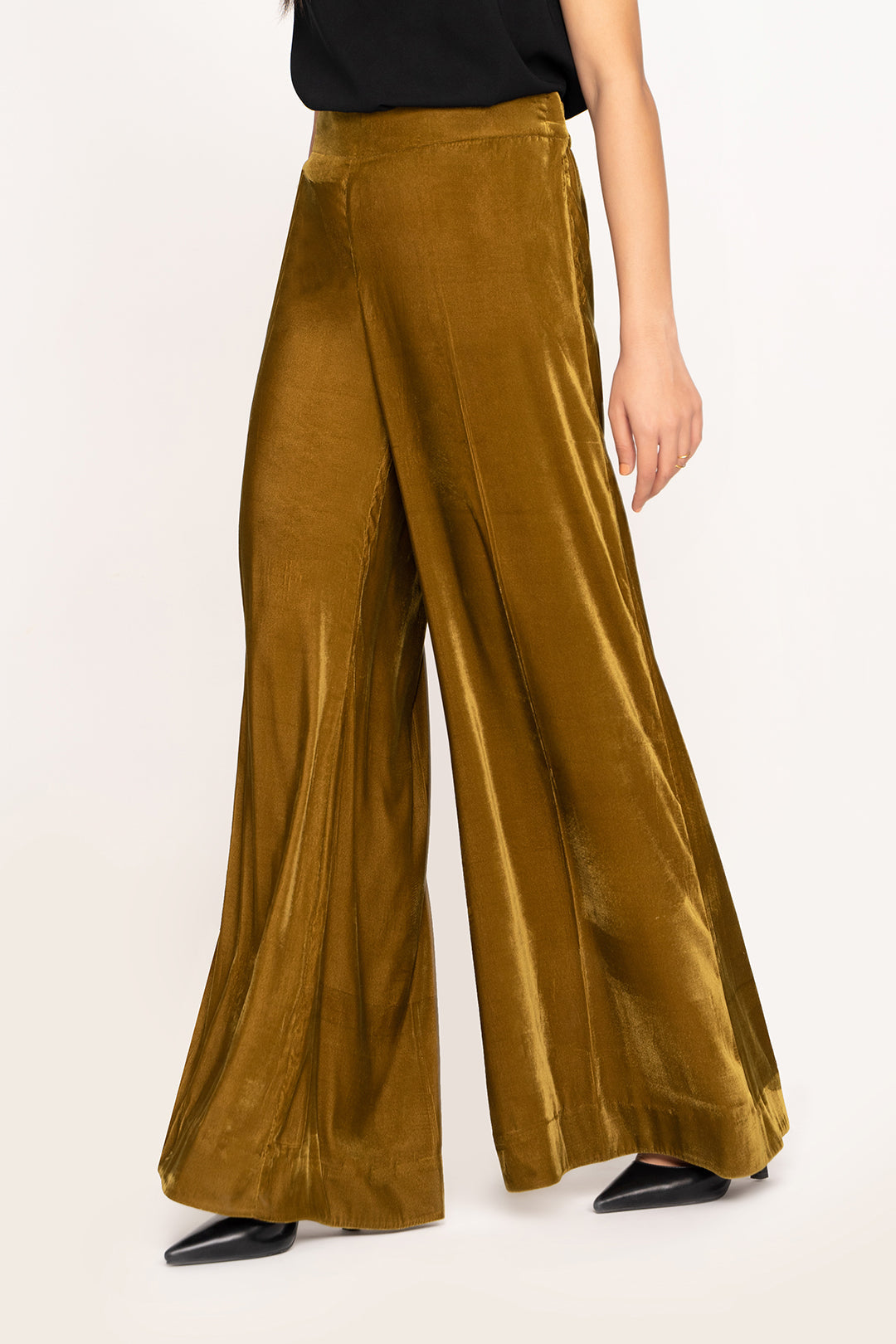 https://cdn.shopify.com/s/files/1/0611/8585/1568/products/W.FW22.111.P-2.jpg?v=1736337333