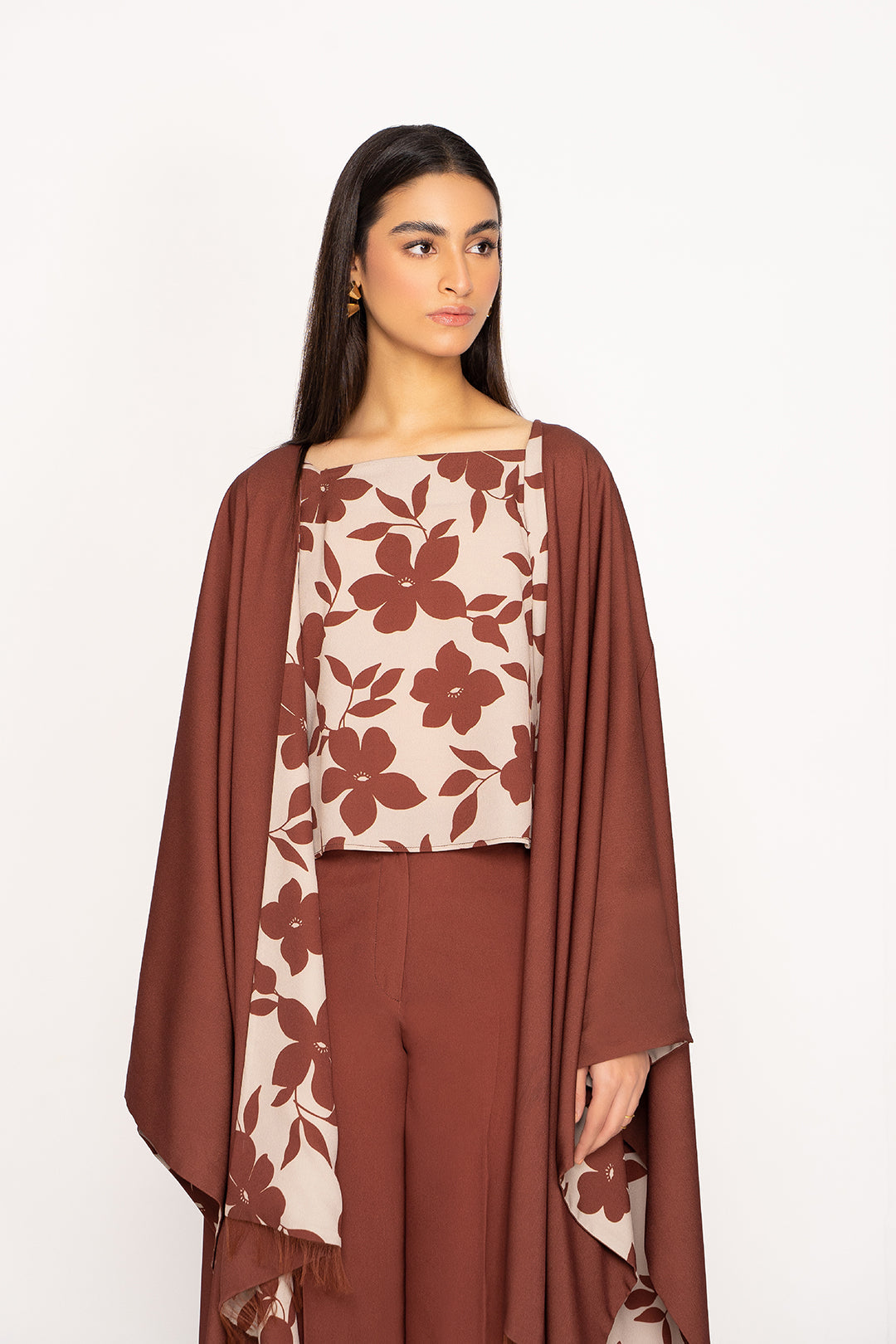 https://cdn.shopify.com/s/files/1/0611/8585/1568/products/W.FW22.120.T-2.jpg?v=1736337206