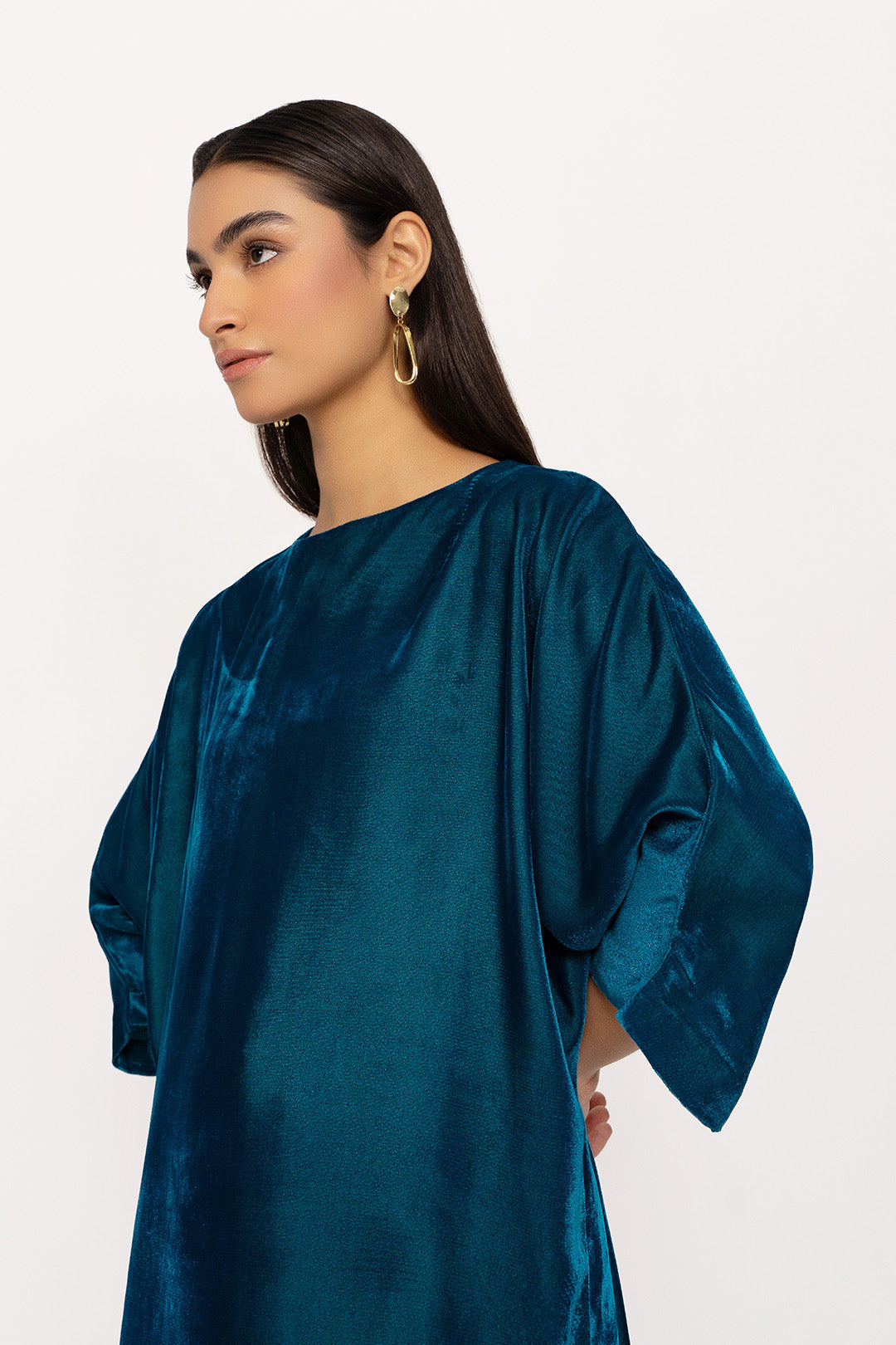 https://cdn.shopify.com/s/files/1/0611/8585/1568/products/W.FW22.129.T-2.jpg?v=1736337202