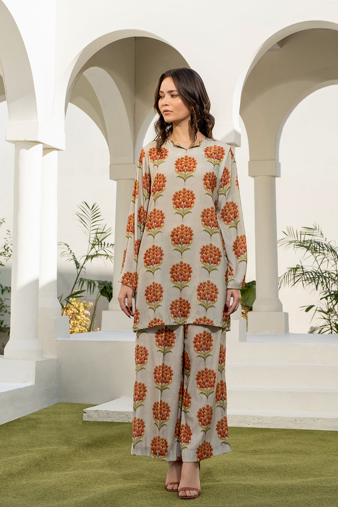 https://cdn.shopify.com/s/files/1/0611/8585/1568/products/W.FW22.235.T-1.jpg?v=1736337101