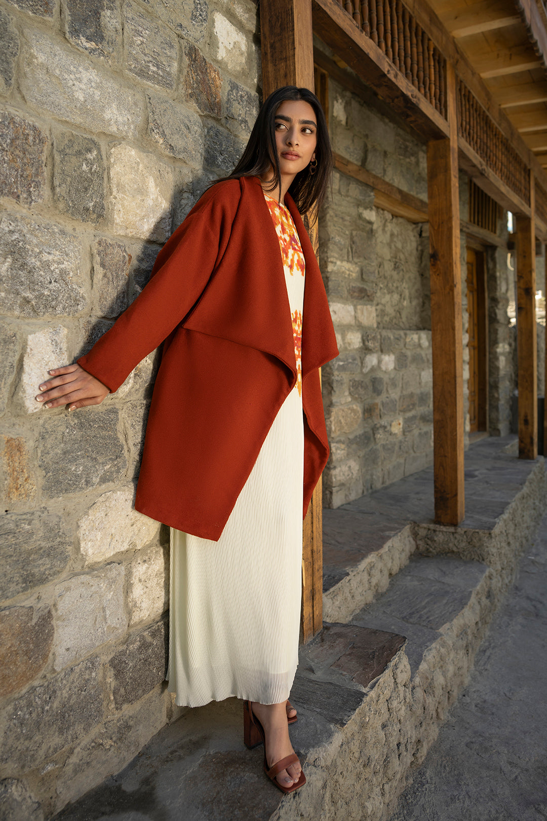https://cdn.shopify.com/s/files/1/0611/8585/1568/files/W.FW22.256.T-2.jpg?v=1736337253