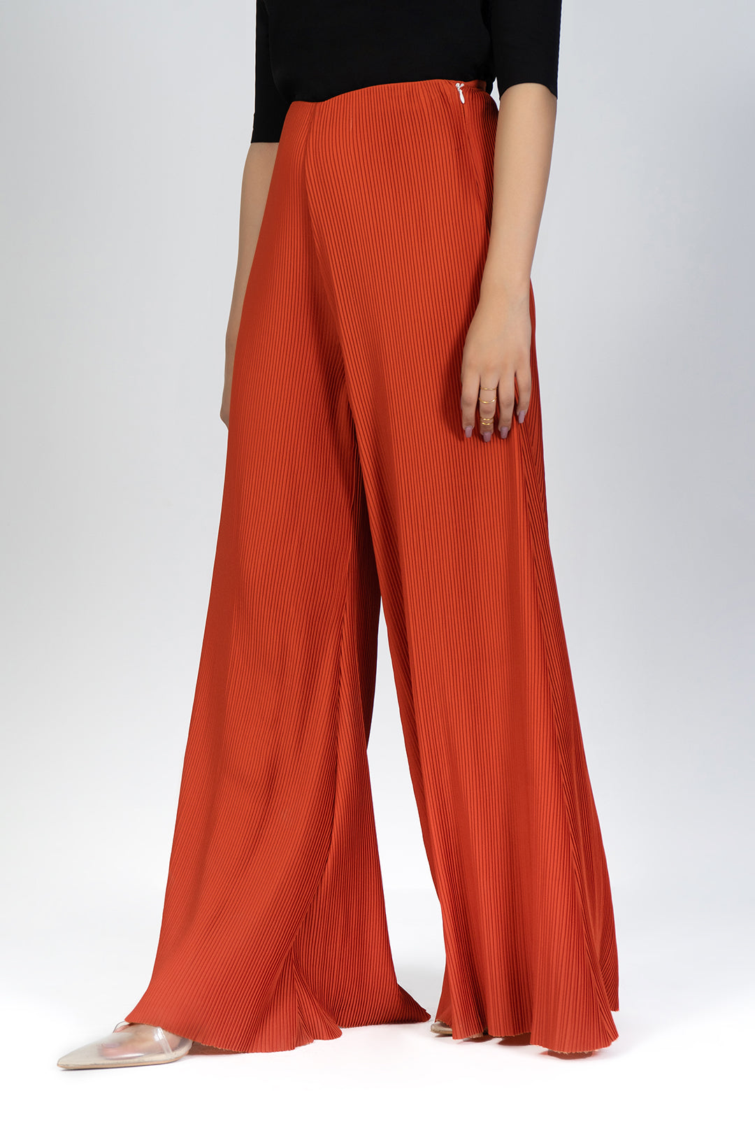 https://cdn.shopify.com/s/files/1/0611/8585/1568/products/W.FW22.268.P-1.jpg?v=1736337235