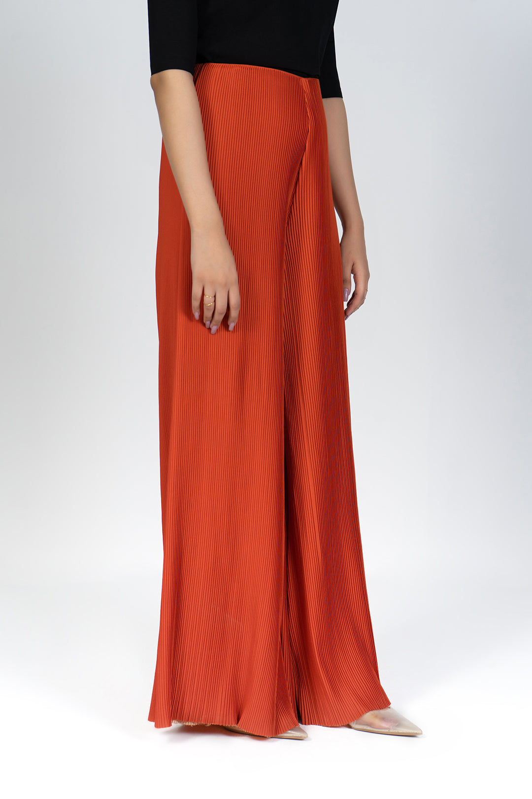 https://cdn.shopify.com/s/files/1/0611/8585/1568/products/W.FW22.268.P-2.jpg?v=1736337235