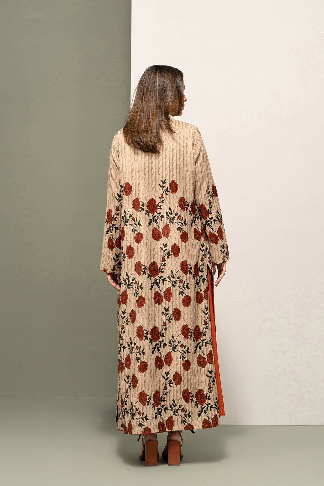 https://cdn.shopify.com/s/files/1/0611/8585/1568/products/W.FW22.307.T-4.jpg?v=1736337079