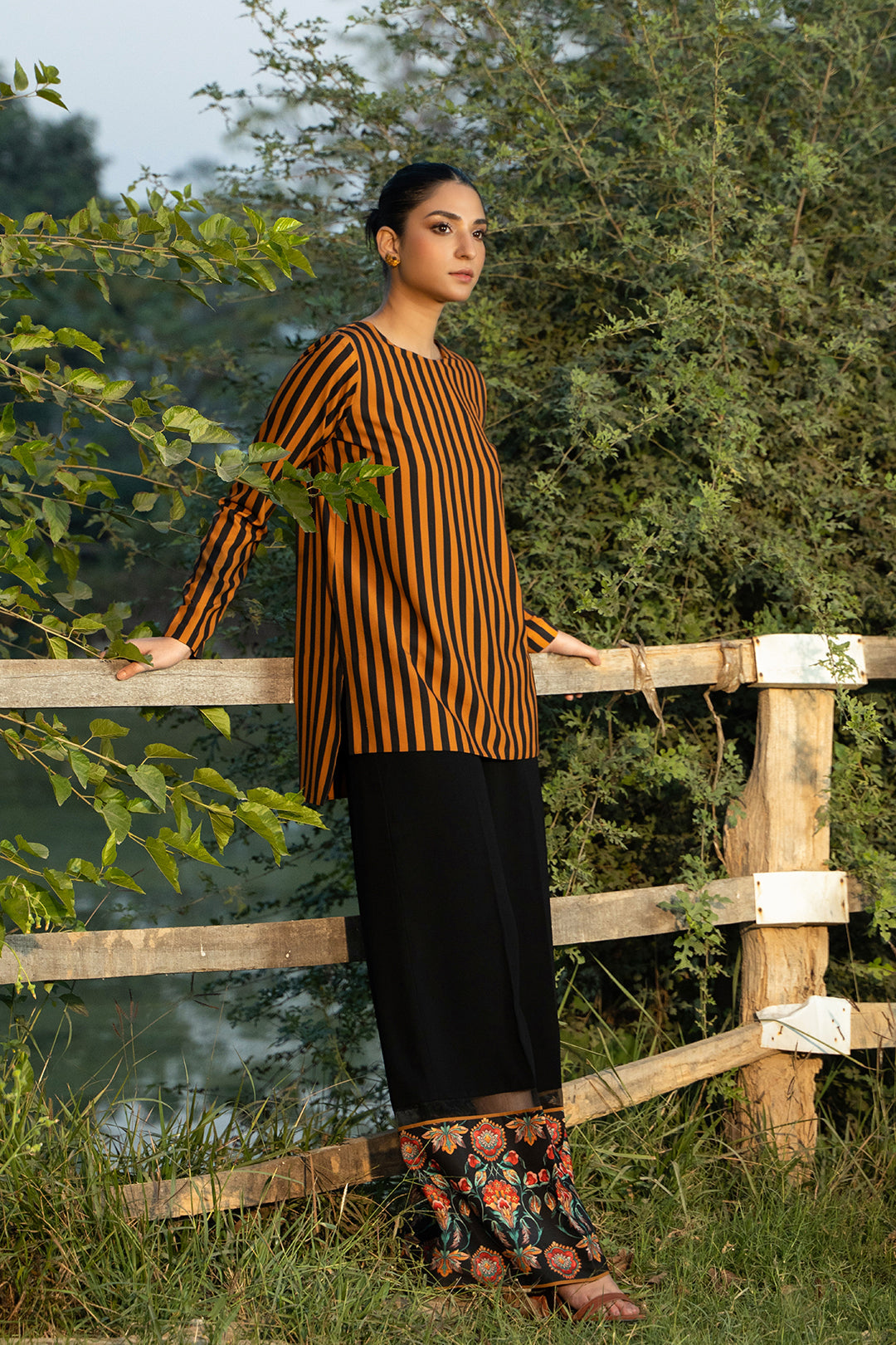 https://cdn.shopify.com/s/files/1/0611/8585/1568/products/W.FW22.338.P-4.jpg?v=1736337051
