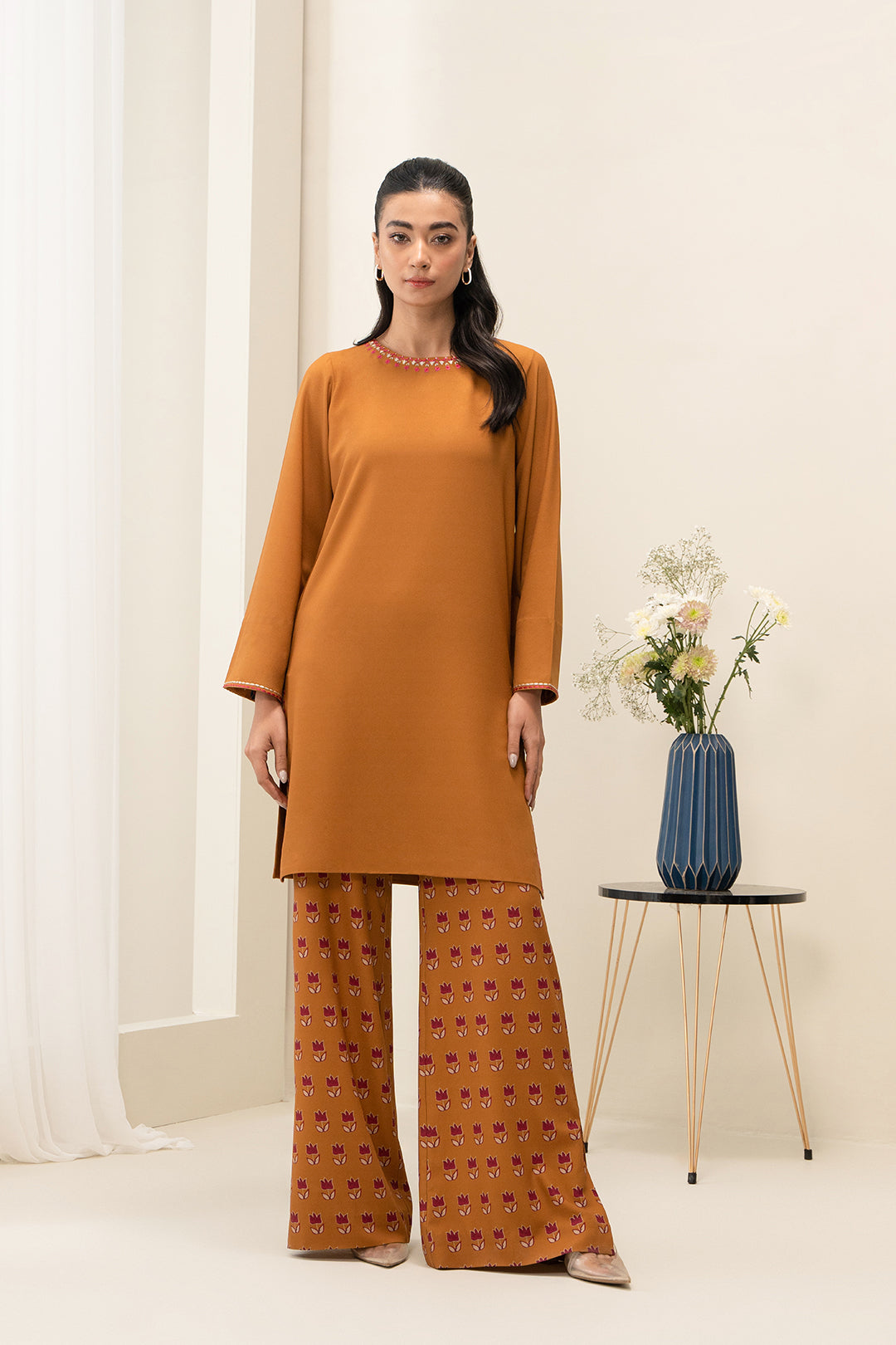 https://cdn.shopify.com/s/files/1/0611/8585/1568/products/W.FW22.376.T-1.jpg?v=1736336808