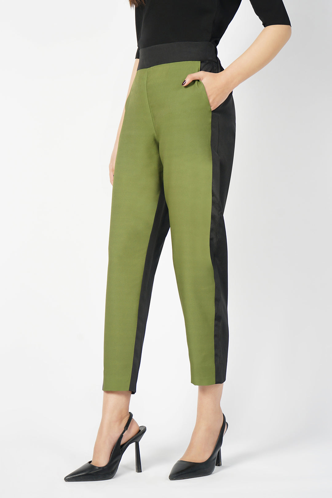 https://cdn.shopify.com/s/files/1/0611/8585/1568/products/W.FW22.382.P-1.jpg?v=1736336818