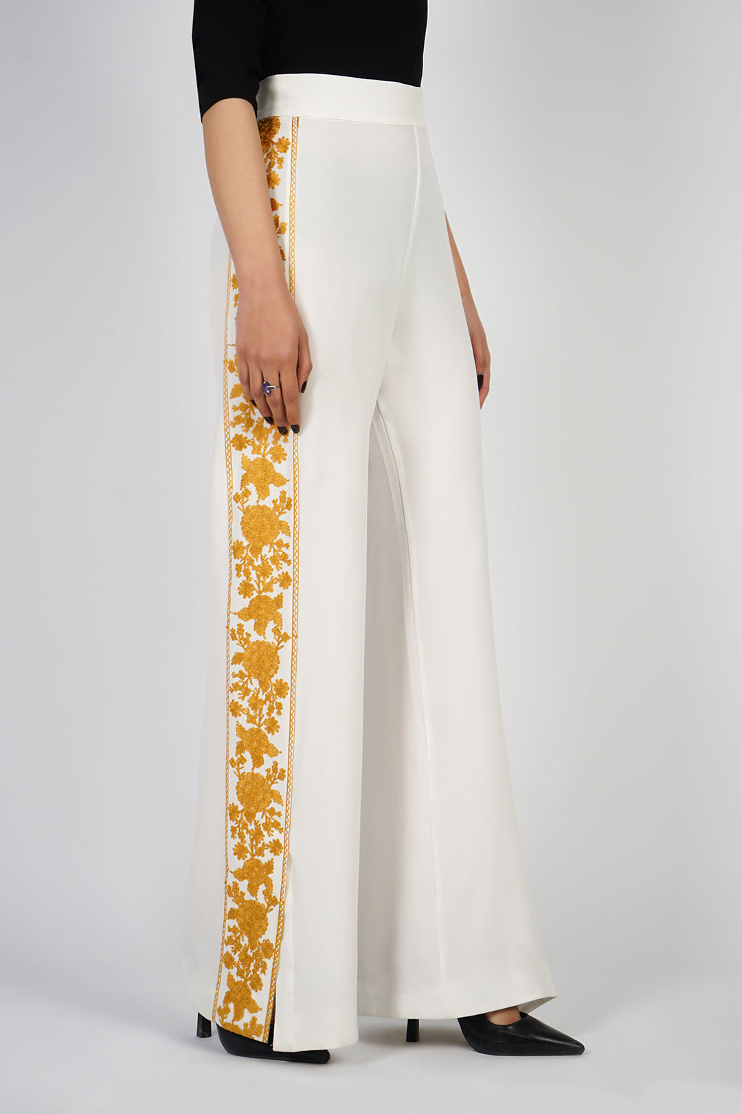 https://cdn.shopify.com/s/files/1/0611/8585/1568/products/W.FW22.383.P-2.jpg?v=1736336817