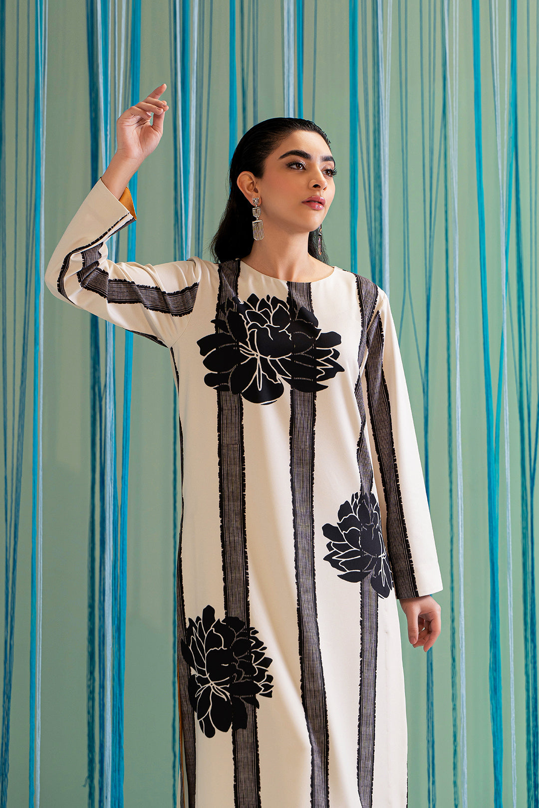 https://cdn.shopify.com/s/files/1/0611/8585/1568/products/W.FW22.394.T-2.jpg?v=1736336794