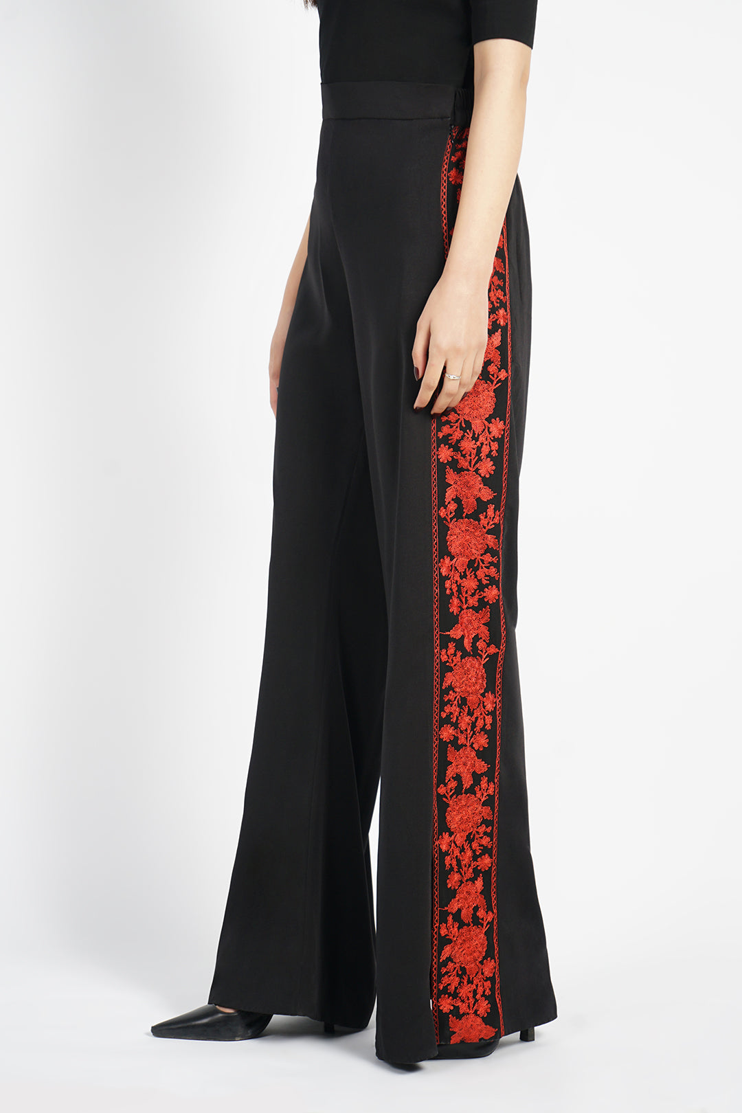 https://cdn.shopify.com/s/files/1/0611/8585/1568/products/W.FW22.409.P-1.jpg?v=1736336805