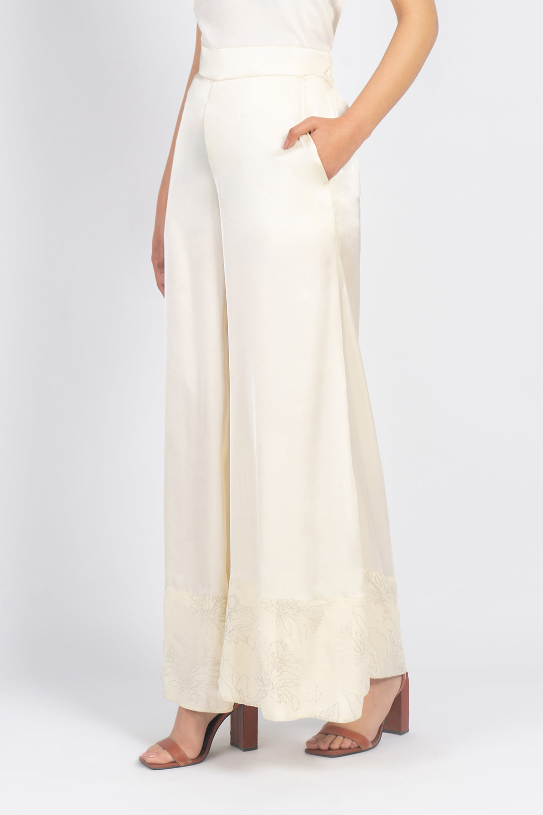 https://cdn.shopify.com/s/files/1/0611/8585/1568/products/W.FW23.009.P-1.jpg?v=1736336767
