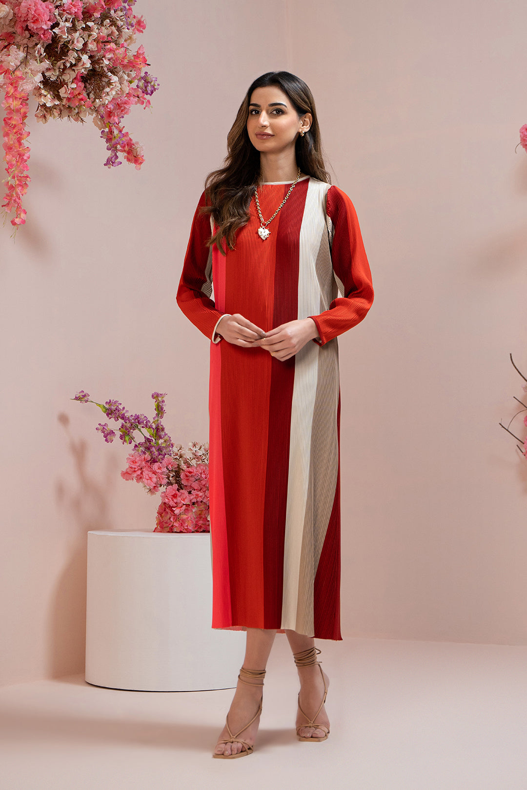 https://cdn.shopify.com/s/files/1/0611/8585/1568/products/W.FW23.011.T-1.jpg?v=1736336780