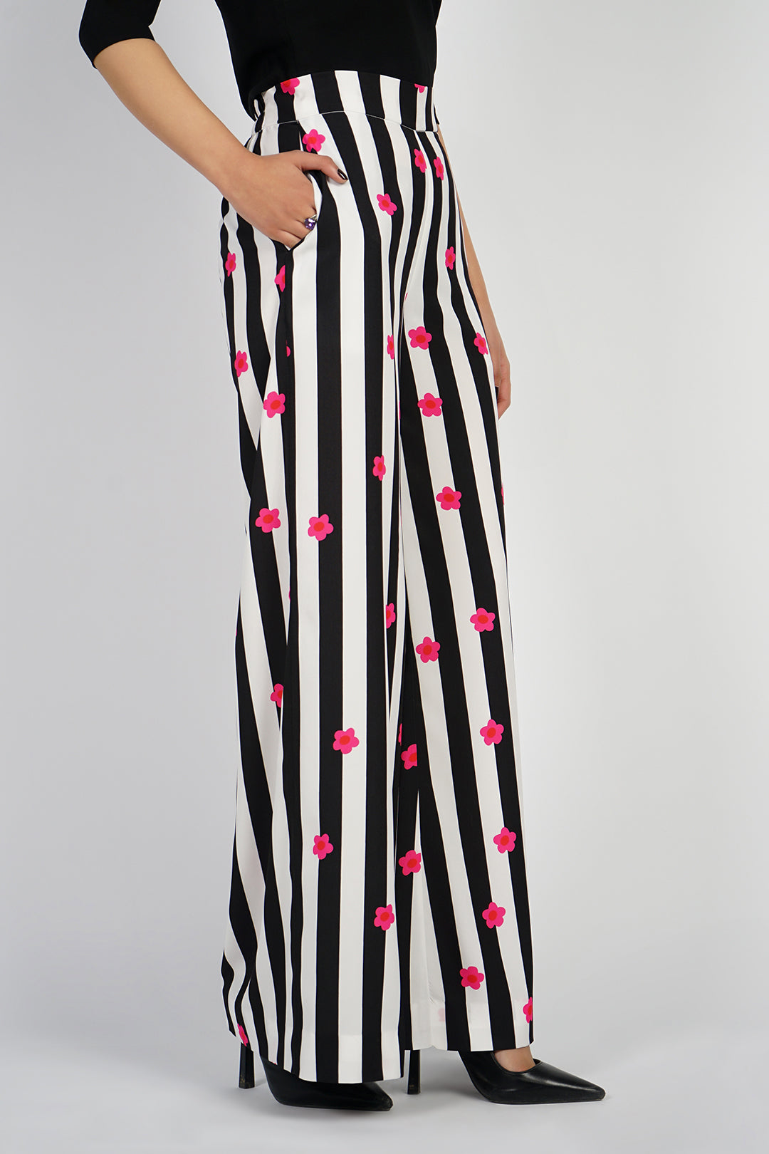 https://cdn.shopify.com/s/files/1/0611/8585/1568/products/W.FW23.042.P-2.jpg?v=1736336742
