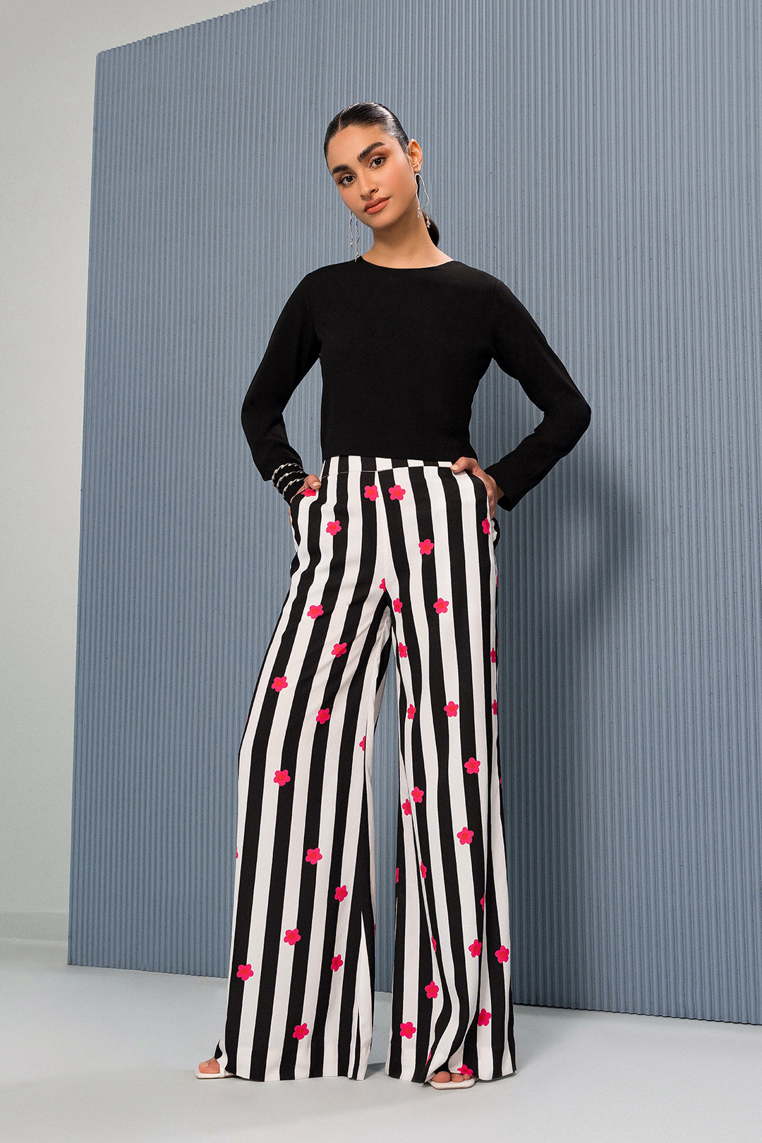 https://cdn.shopify.com/s/files/1/0611/8585/1568/products/W.FW23.042.P-4.jpg?v=1736336742