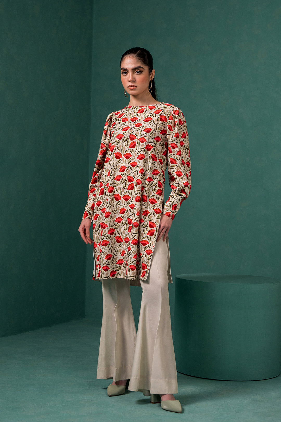 https://cdn.shopify.com/s/files/1/0611/8585/1568/products/W.FW23.044.T-1.jpg?v=1736336727