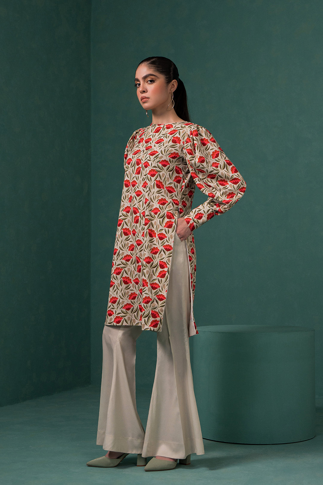 https://cdn.shopify.com/s/files/1/0611/8585/1568/products/W.FW23.044.T-3.jpg?v=1736336727