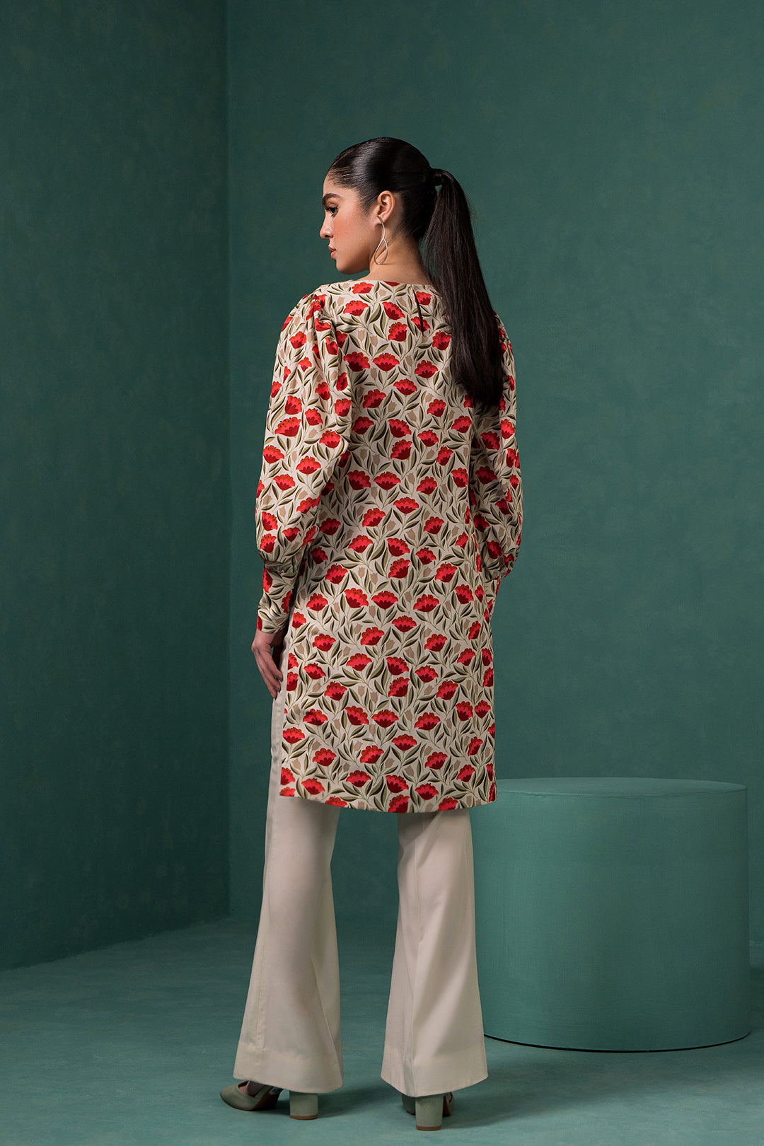 https://cdn.shopify.com/s/files/1/0611/8585/1568/products/W.FW23.044.T-4.jpg?v=1736336727
