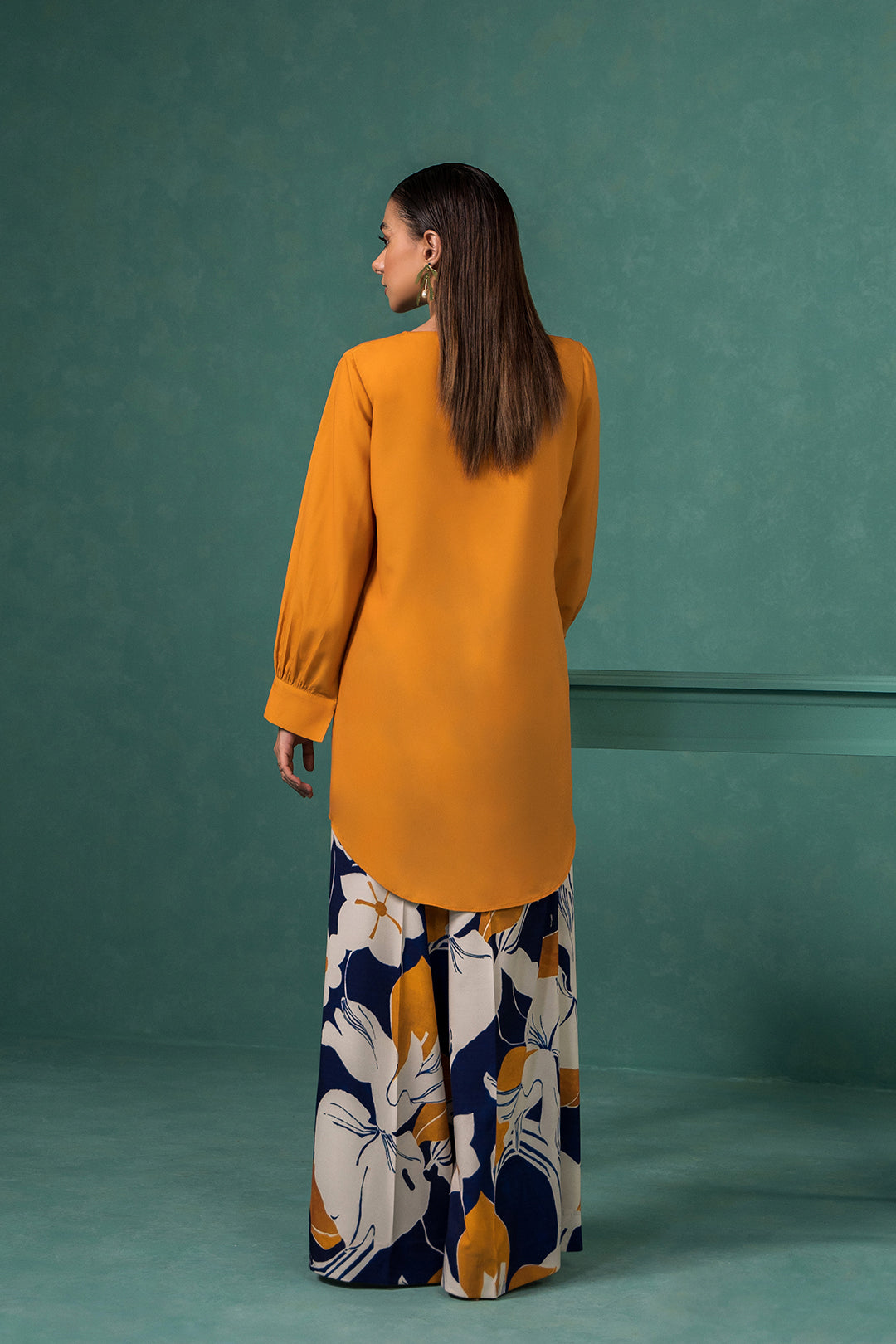 https://cdn.shopify.com/s/files/1/0611/8585/1568/products/W.FW23.048.T-4.jpg?v=1736336723