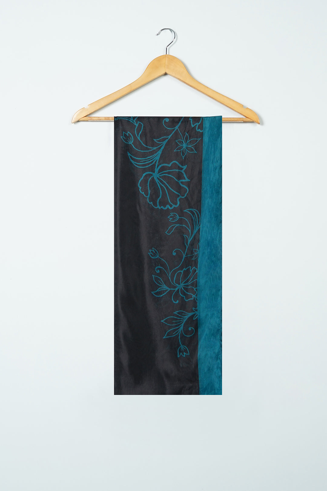 https://cdn.shopify.com/s/files/1/0611/8585/1568/products/W.FW23.062.T-1.jpg?v=1736336763