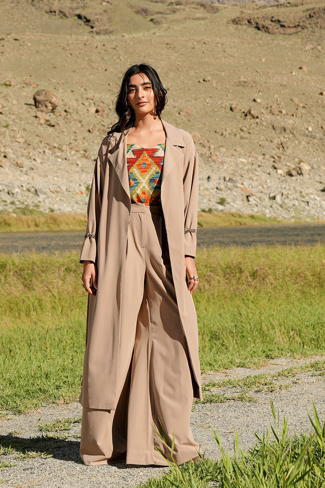 https://cdn.shopify.com/s/files/1/0611/8585/1568/files/W.FW23.084.T-1.jpg?v=1736335860