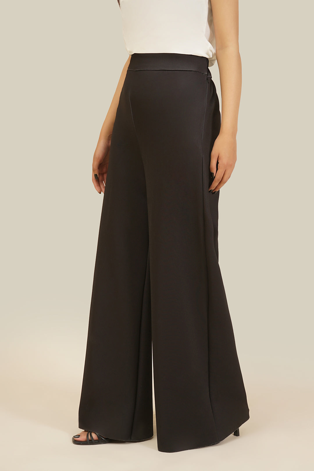 https://cdn.shopify.com/s/files/1/0611/8585/1568/files/W.FW23.120.P-1.jpg?v=1736335886
