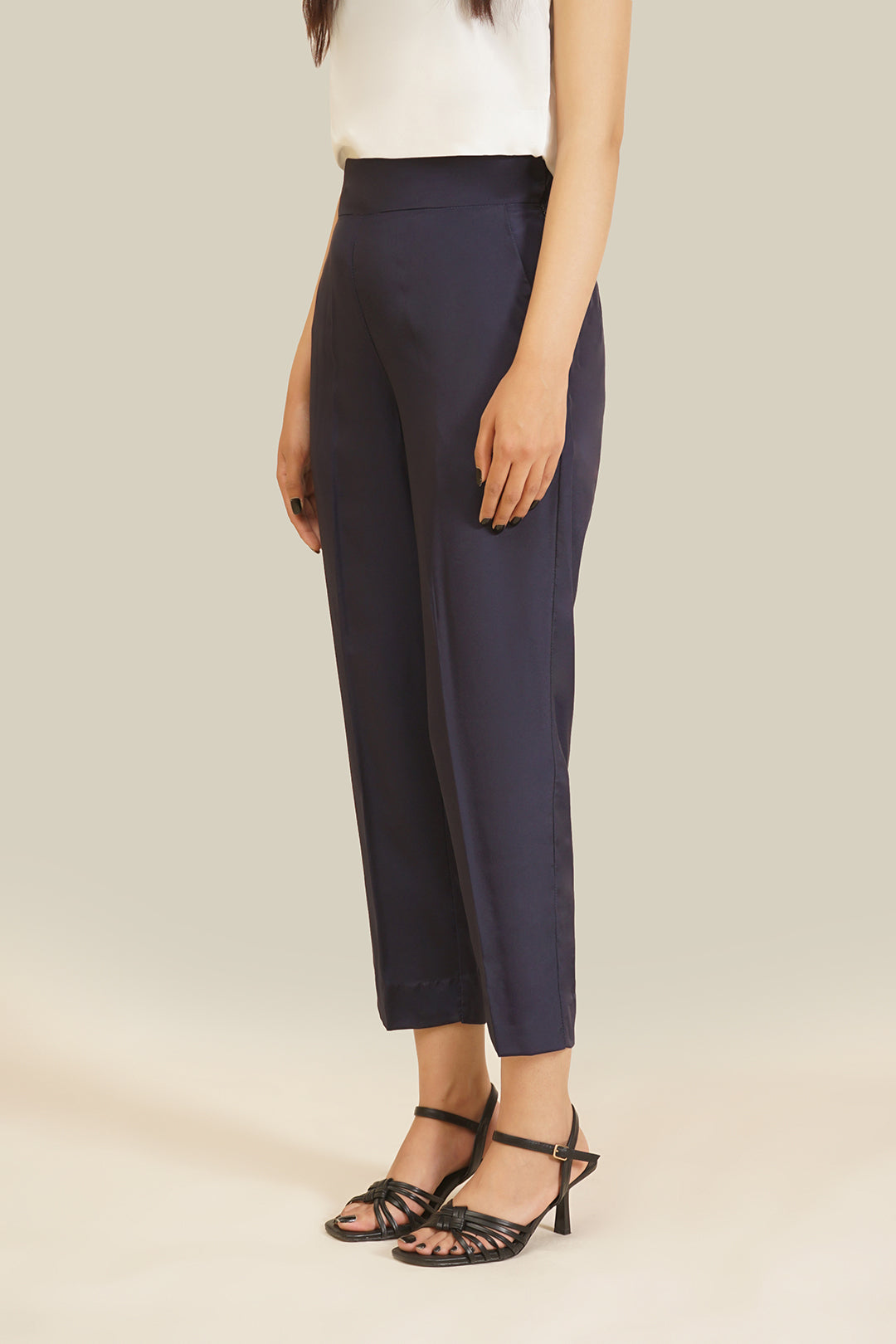 https://cdn.shopify.com/s/files/1/0611/8585/1568/files/W.FW23.122.P-1.jpg?v=1736335884