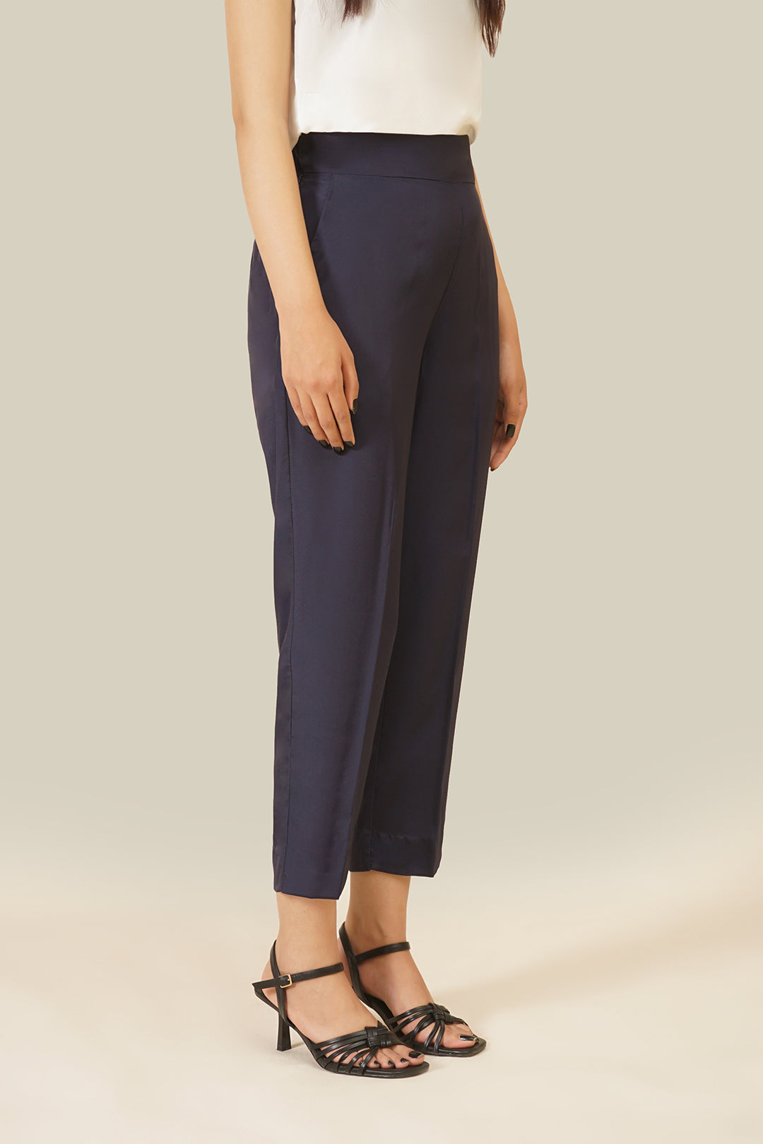 https://cdn.shopify.com/s/files/1/0611/8585/1568/files/W.FW23.122.P-2.jpg?v=1736335884