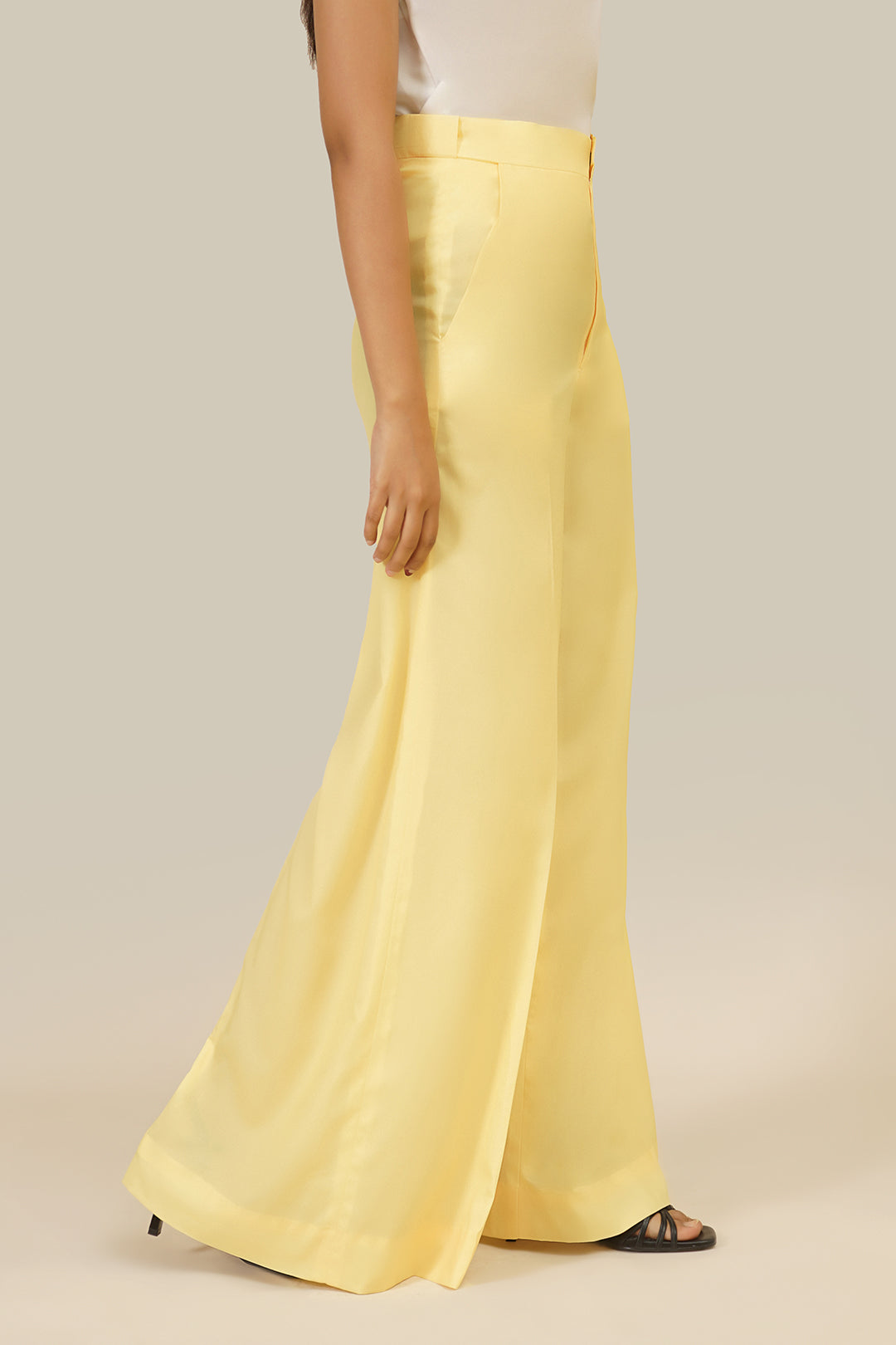 https://cdn.shopify.com/s/files/1/0611/8585/1568/files/W.FW23.123.P-1.jpg?v=1736335913