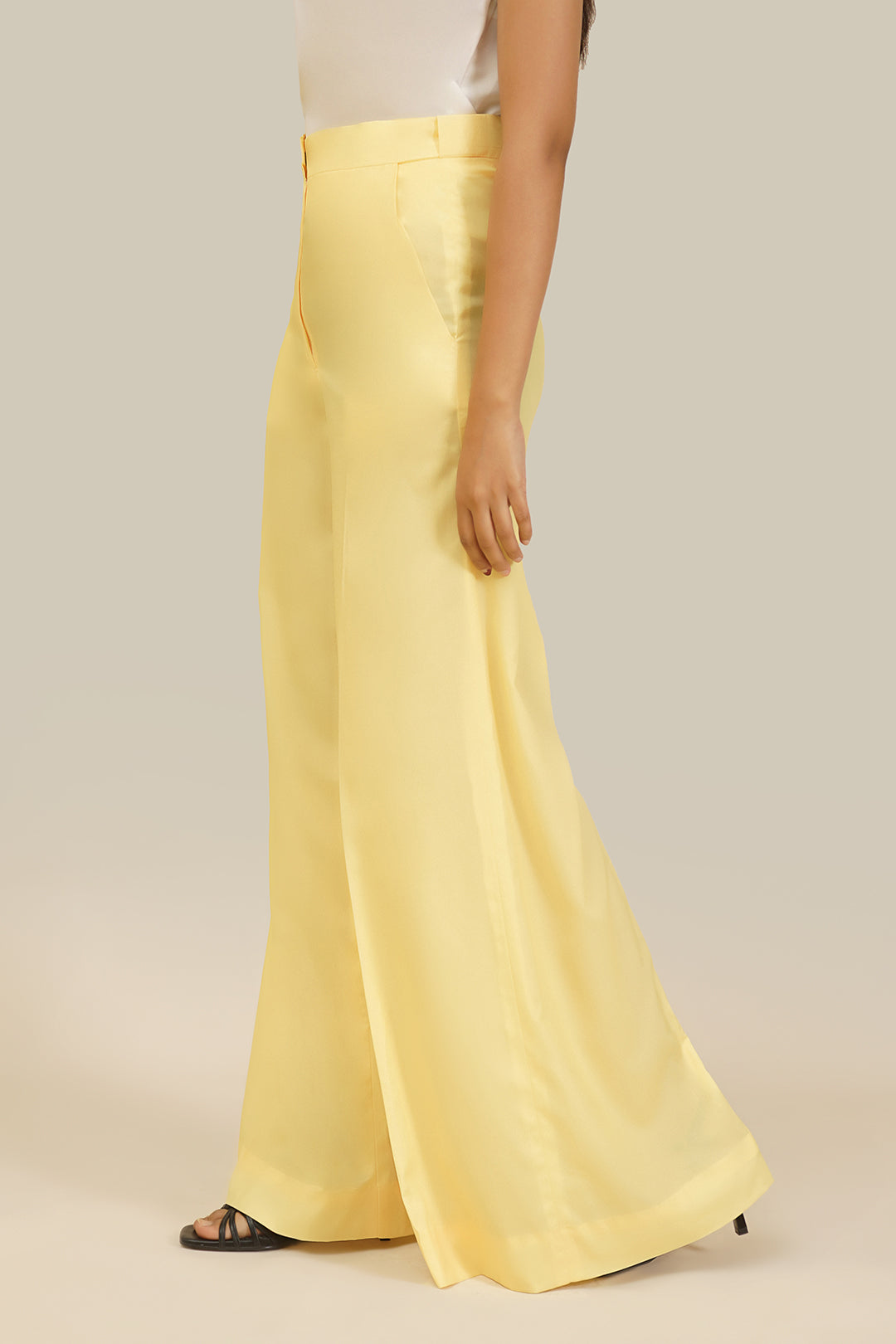https://cdn.shopify.com/s/files/1/0611/8585/1568/files/W.FW23.123.P-2.jpg?v=1736335913