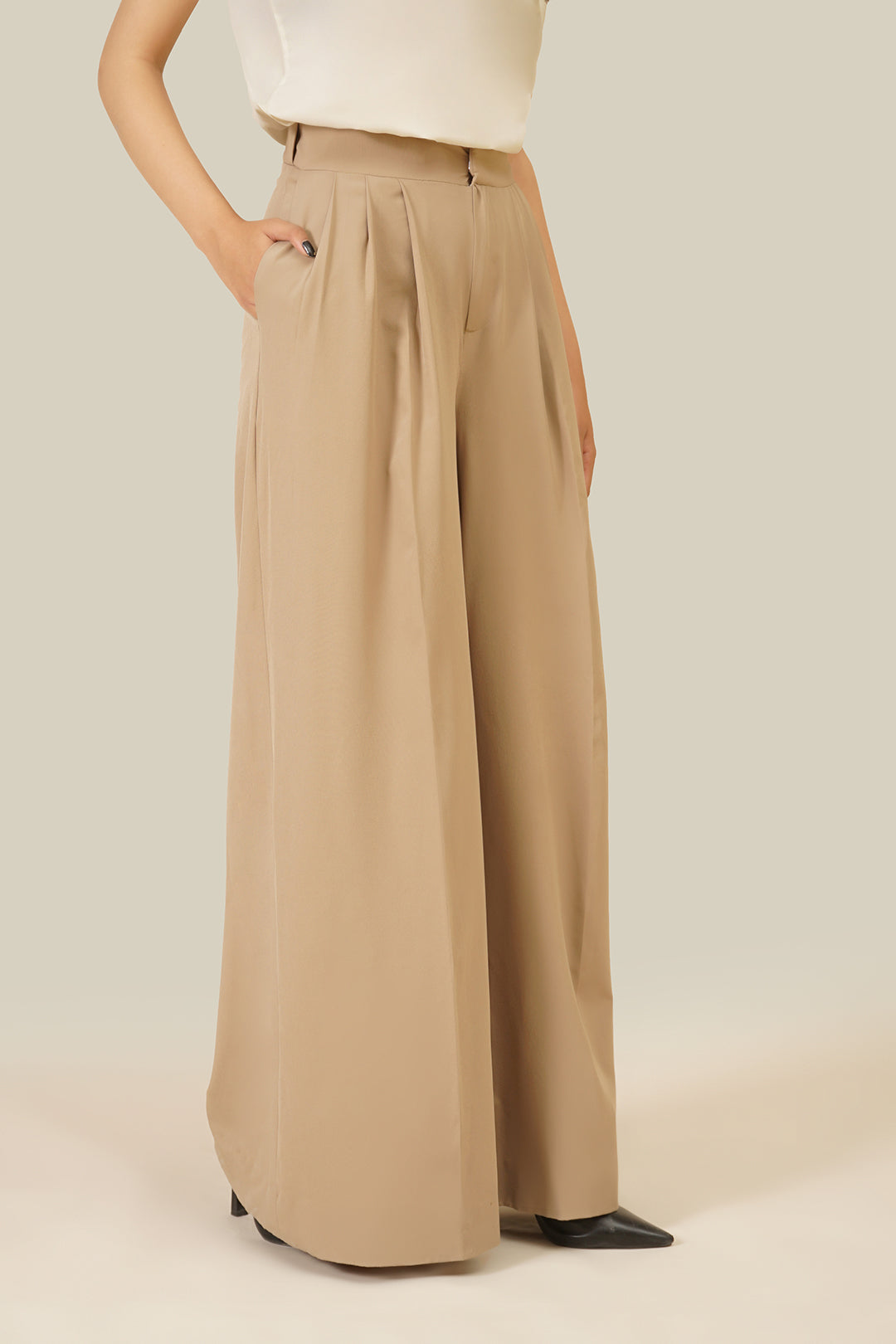 https://cdn.shopify.com/s/files/1/0611/8585/1568/files/W.FW23.125.P-2.jpg?v=1736335882