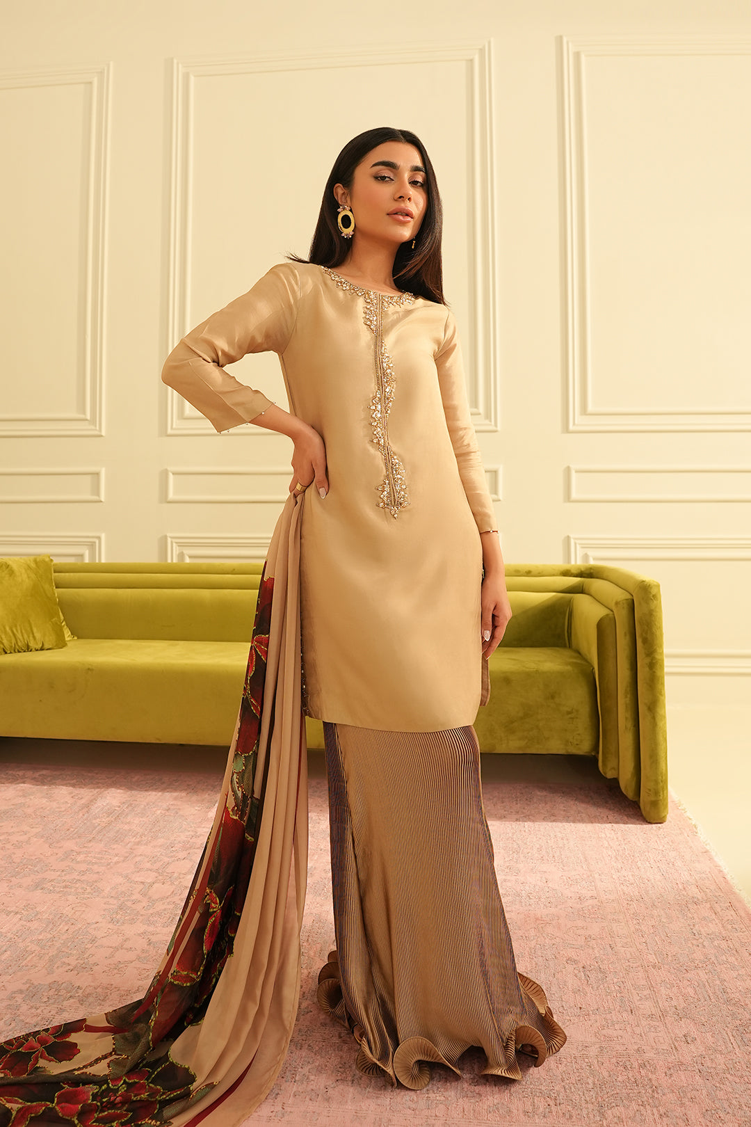 https://cdn.shopify.com/s/files/1/0611/8585/1568/files/W.FW23.167.T-1.jpg?v=1736335733