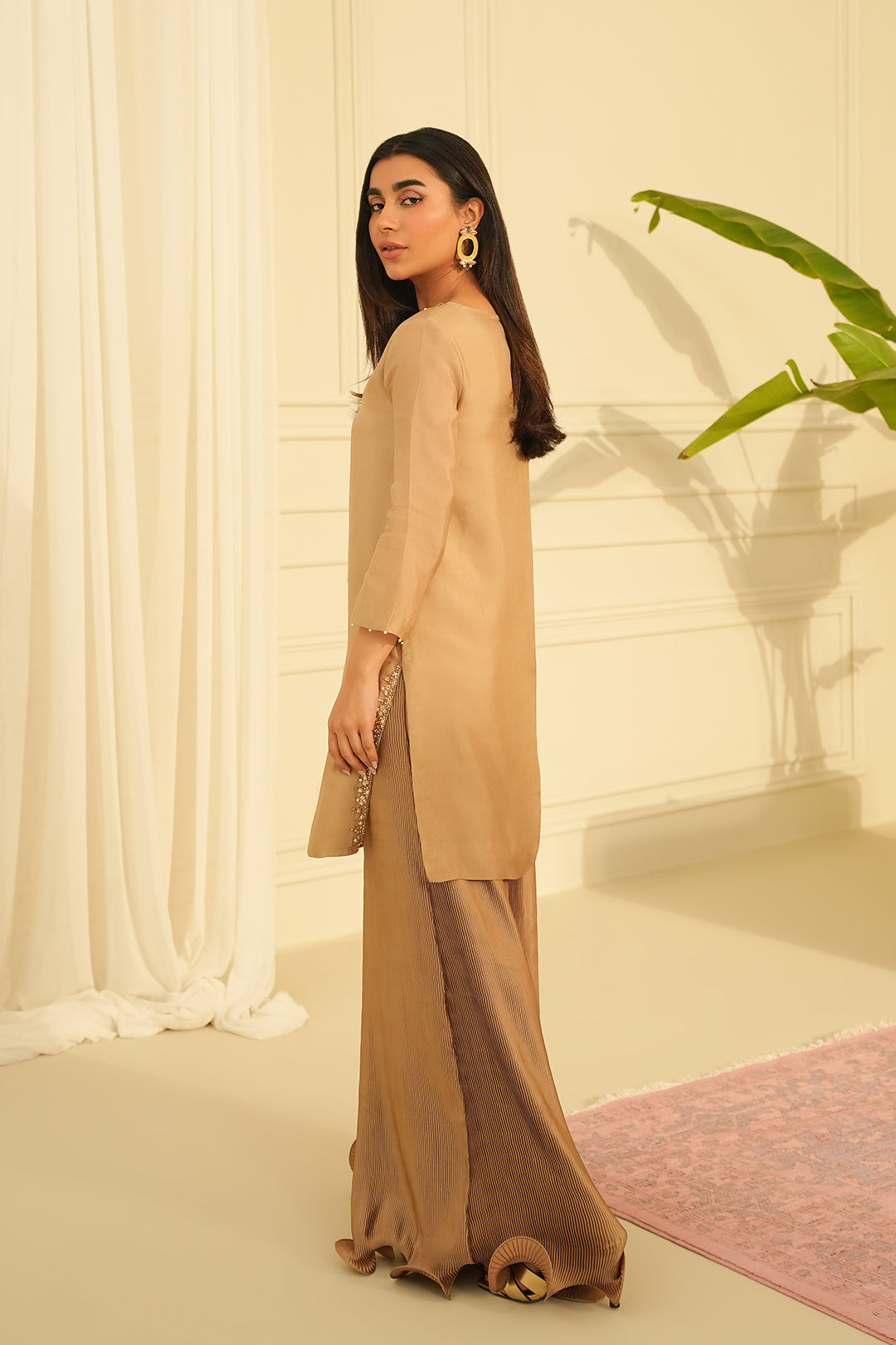 https://cdn.shopify.com/s/files/1/0611/8585/1568/files/W.FW23.167.T-4.jpg?v=1736335733