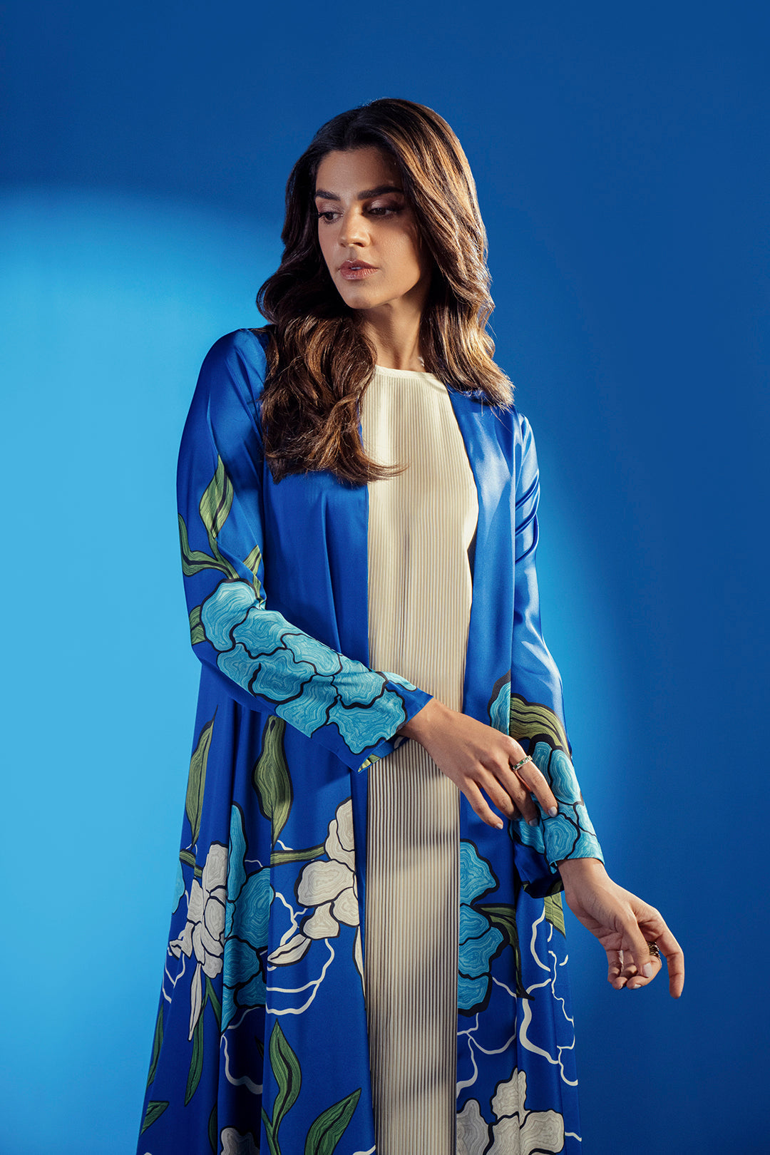 https://cdn.shopify.com/s/files/1/0611/8585/1568/files/W.FW23.189.T-2.jpg?v=1736335784
