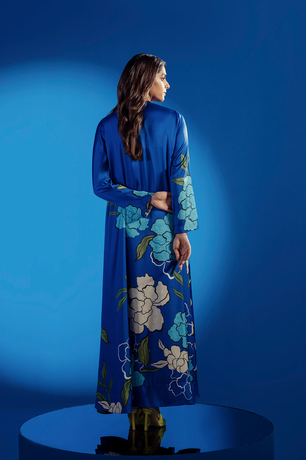 https://cdn.shopify.com/s/files/1/0611/8585/1568/files/W.FW23.189.T-4.jpg?v=1736335784