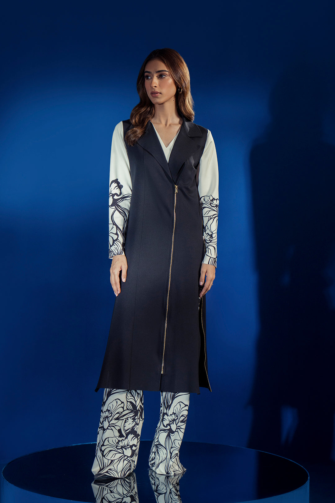 https://cdn.shopify.com/s/files/1/0611/8585/1568/files/W.FW23.194.T-1.jpg?v=1736335775