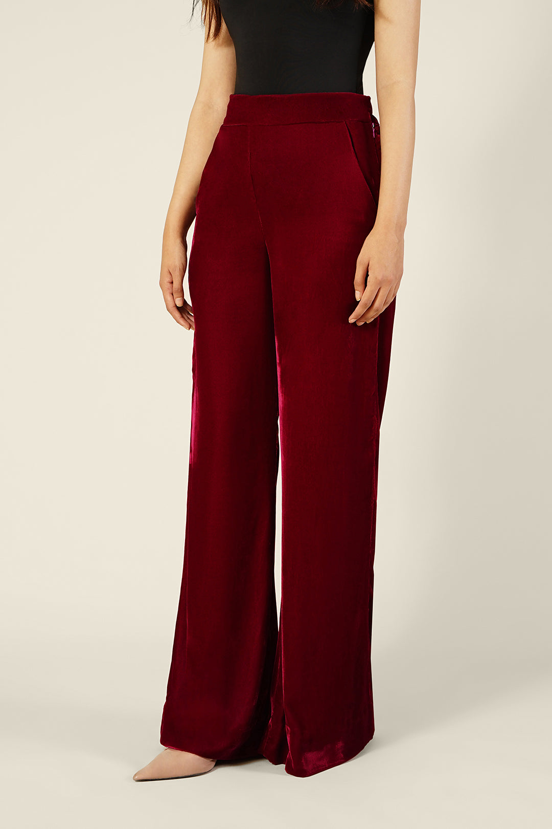 https://cdn.shopify.com/s/files/1/0611/8585/1568/files/W.FW23.202.P-1.jpg?v=1736335787