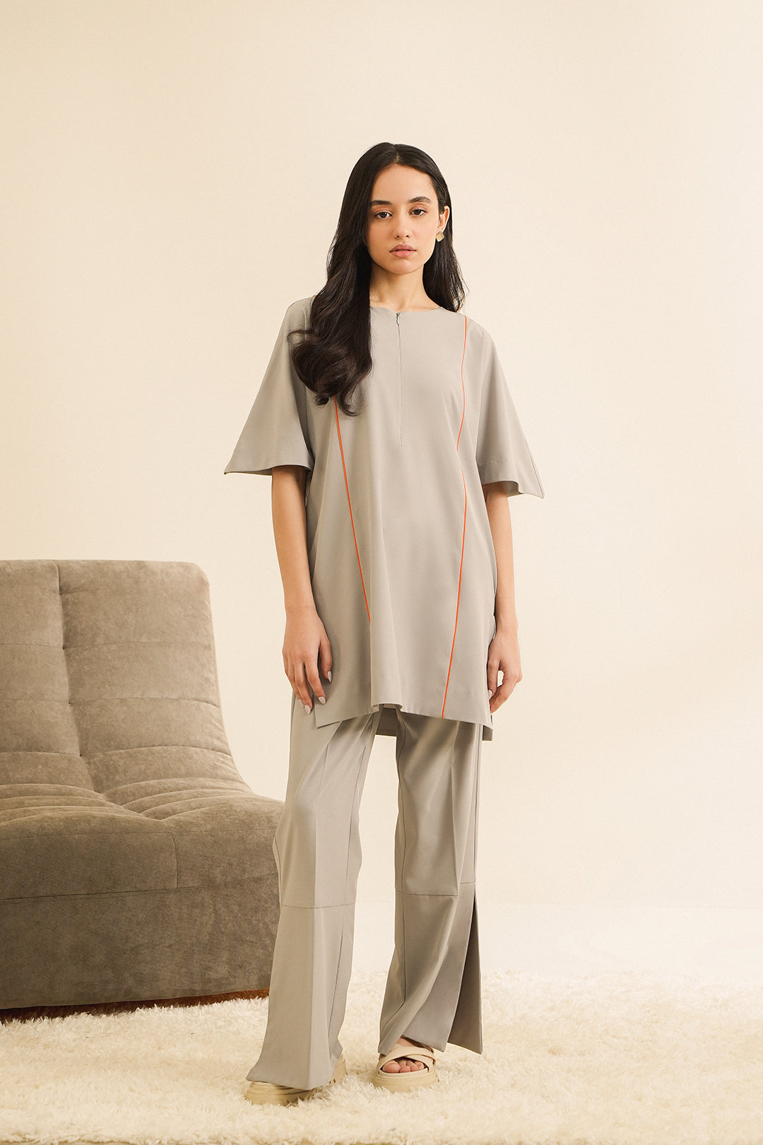 https://cdn.shopify.com/s/files/1/0611/8585/1568/files/W.FW23.205.T-1.jpg?v=1736335697