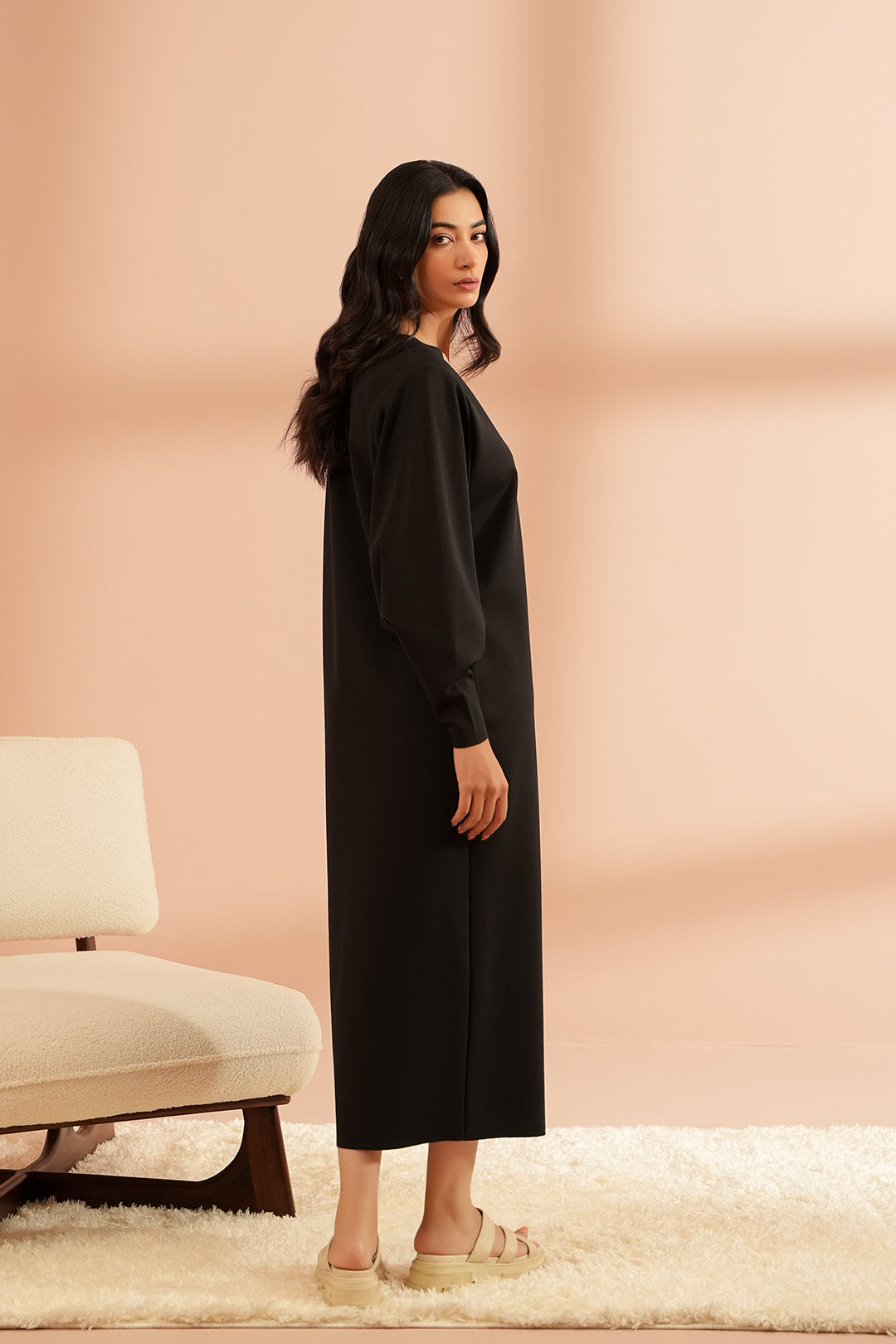 https://cdn.shopify.com/s/files/1/0611/8585/1568/files/W.FW23.206.T-4.jpg?v=1736335523
