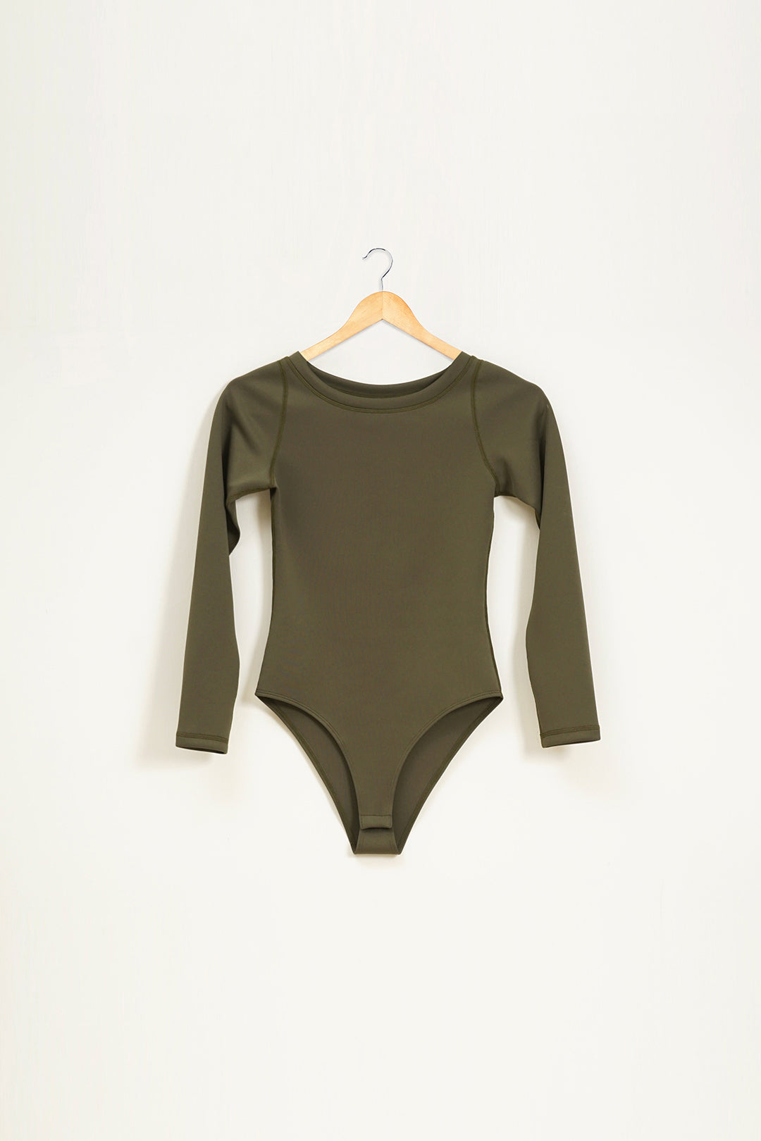 https://cdn.shopify.com/s/files/1/0611/8585/1568/files/W.FW23.207.T-1.jpg?v=1736335724