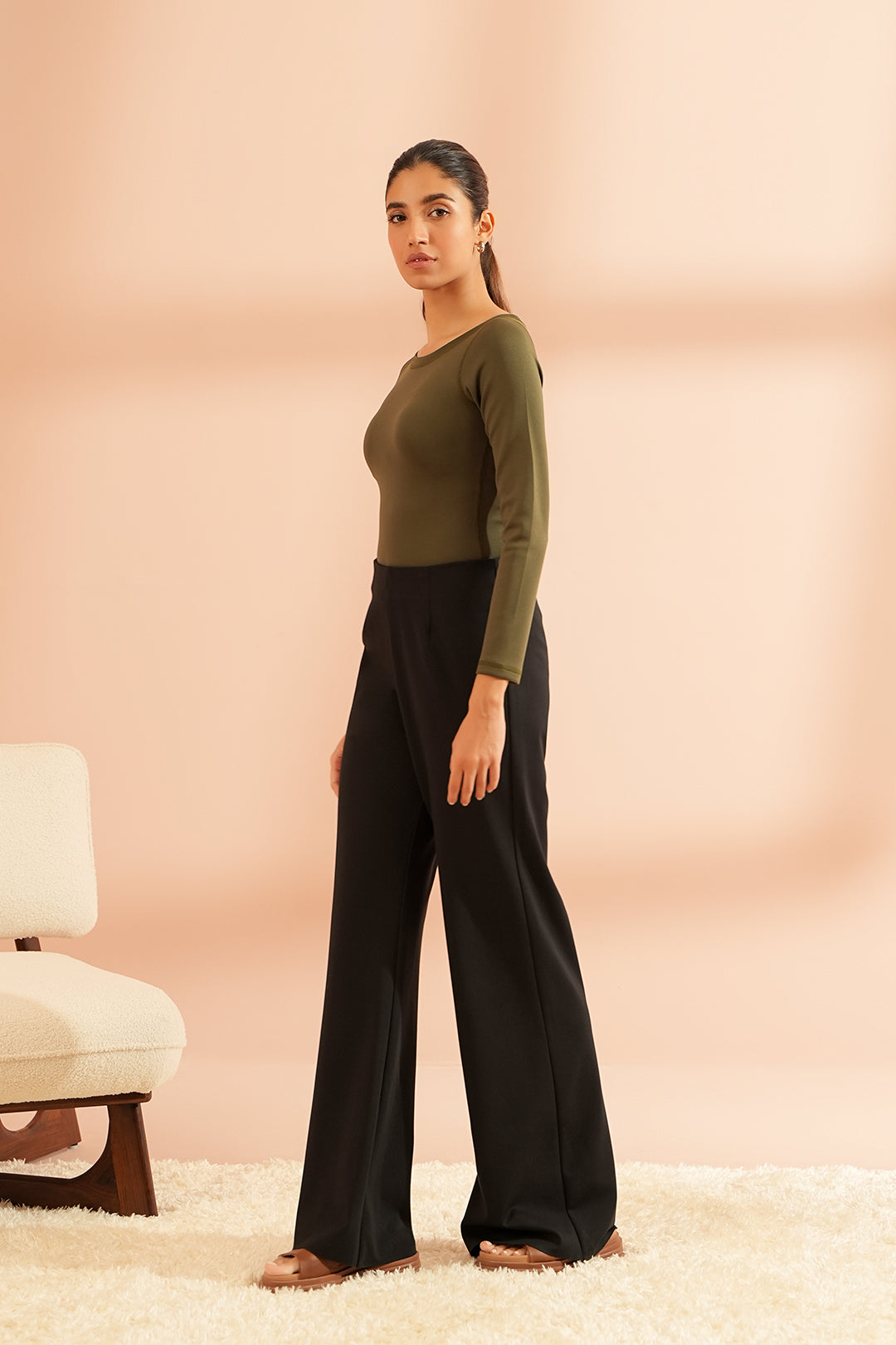 https://cdn.shopify.com/s/files/1/0611/8585/1568/files/W.FW23.207.T-4.jpg?v=1736335724