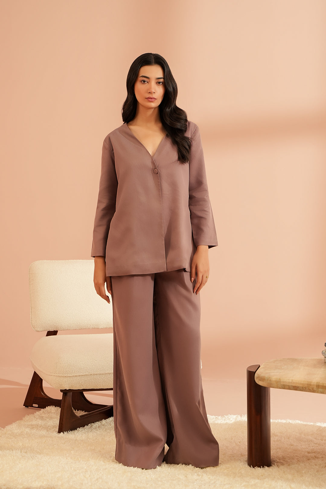 https://cdn.shopify.com/s/files/1/0611/8585/1568/files/W.FW23.214.T-1.jpg?v=1736335515