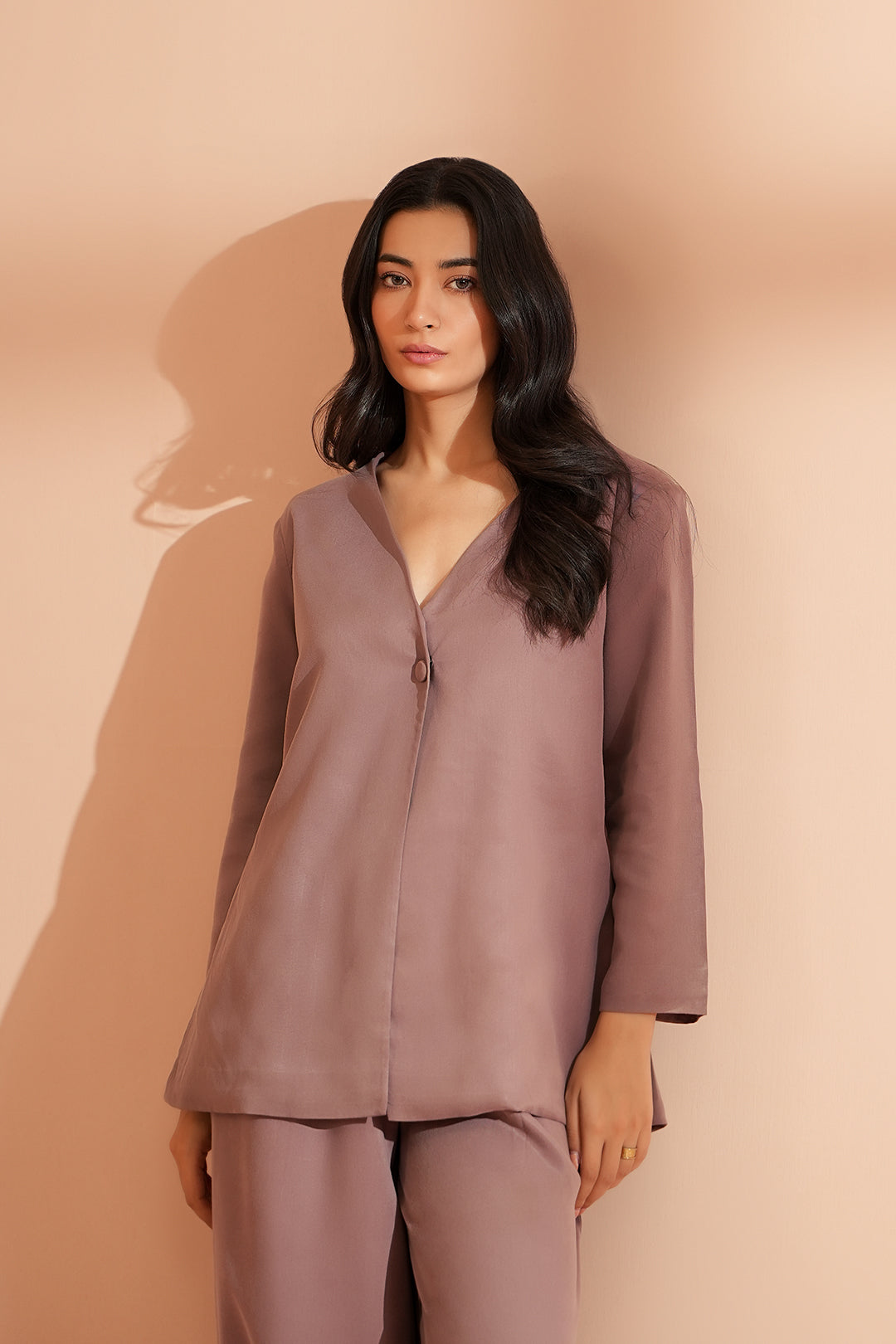 https://cdn.shopify.com/s/files/1/0611/8585/1568/files/W.FW23.214.T-2.jpg?v=1736335515