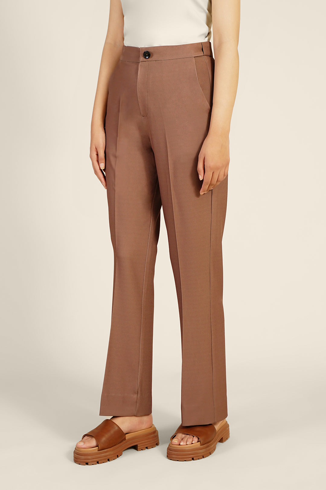 https://cdn.shopify.com/s/files/1/0611/8585/1568/files/W.FW23.218.P-1.jpg?v=1736335701