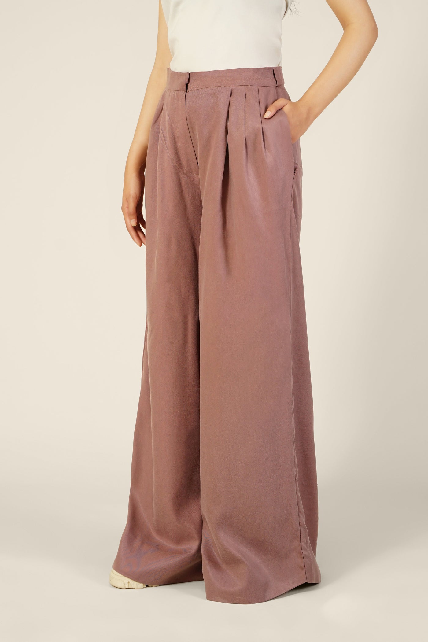 https://cdn.shopify.com/s/files/1/0611/8585/1568/files/W.FW23.221.P-1.jpg?v=1736335525