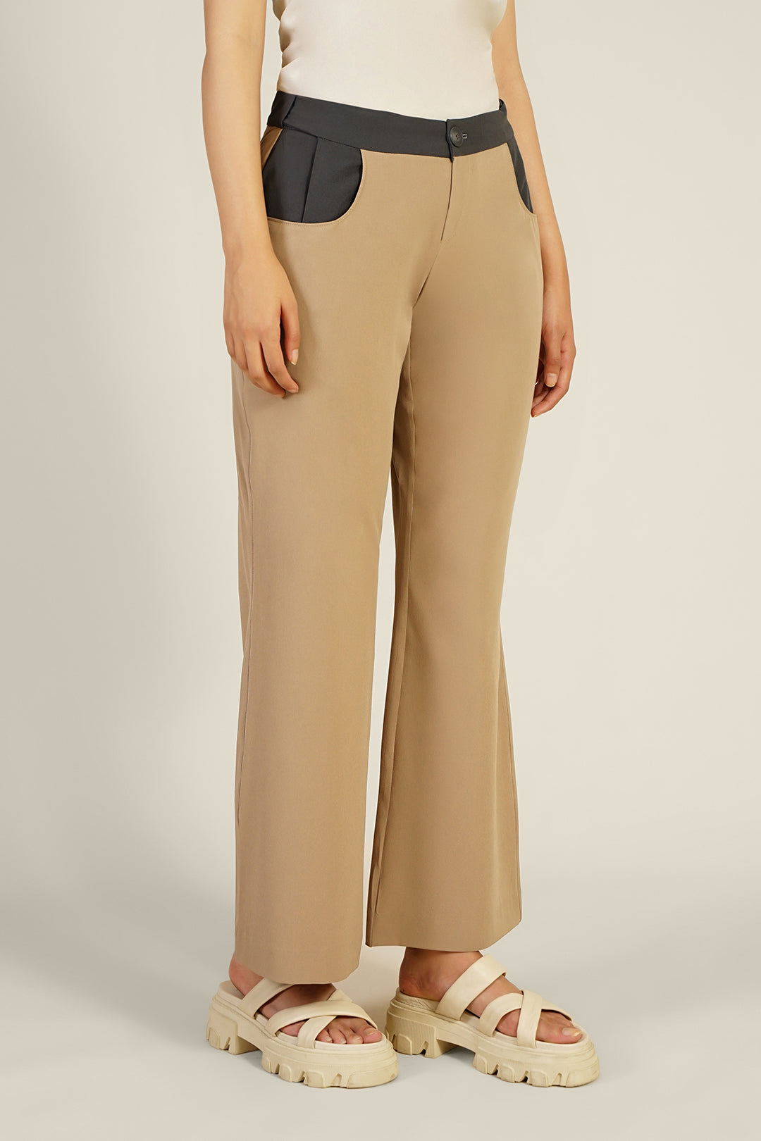 https://cdn.shopify.com/s/files/1/0611/8585/1568/files/W.FW23.222.P-2.jpg?v=1736335700