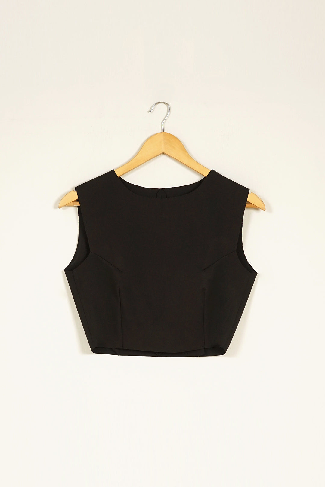 https://cdn.shopify.com/s/files/1/0611/8585/1568/files/W.FW23.224.T-2.jpg?v=1736335779