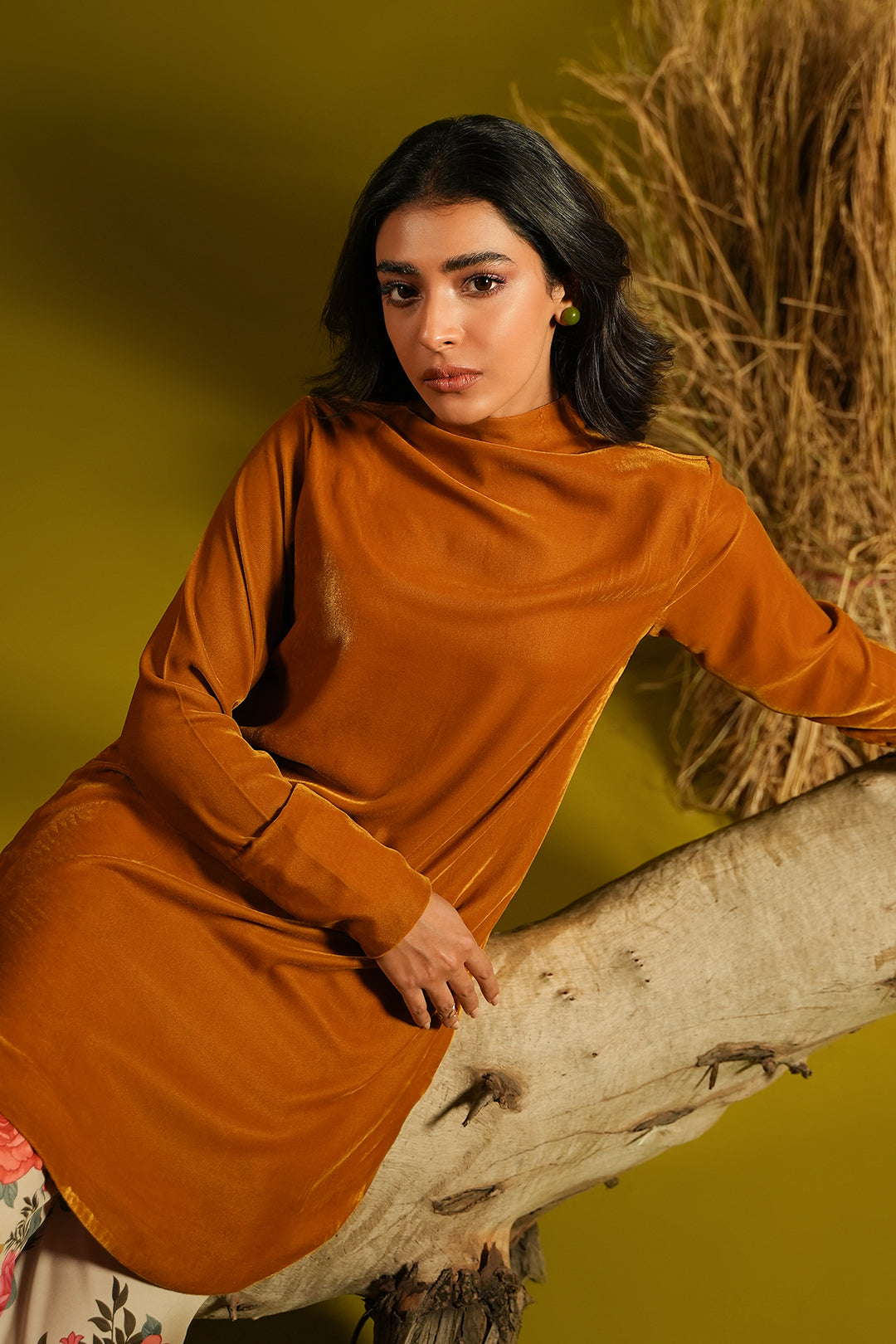 https://cdn.shopify.com/s/files/1/0611/8585/1568/files/W.FW23.226.T-2.jpg?v=1736335722